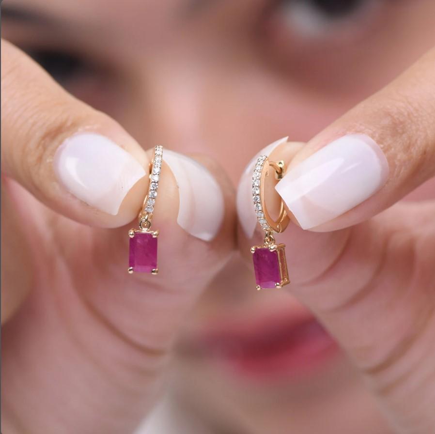 Boucle d'oreille rubis naturel en or 18k Pour femmes en vente