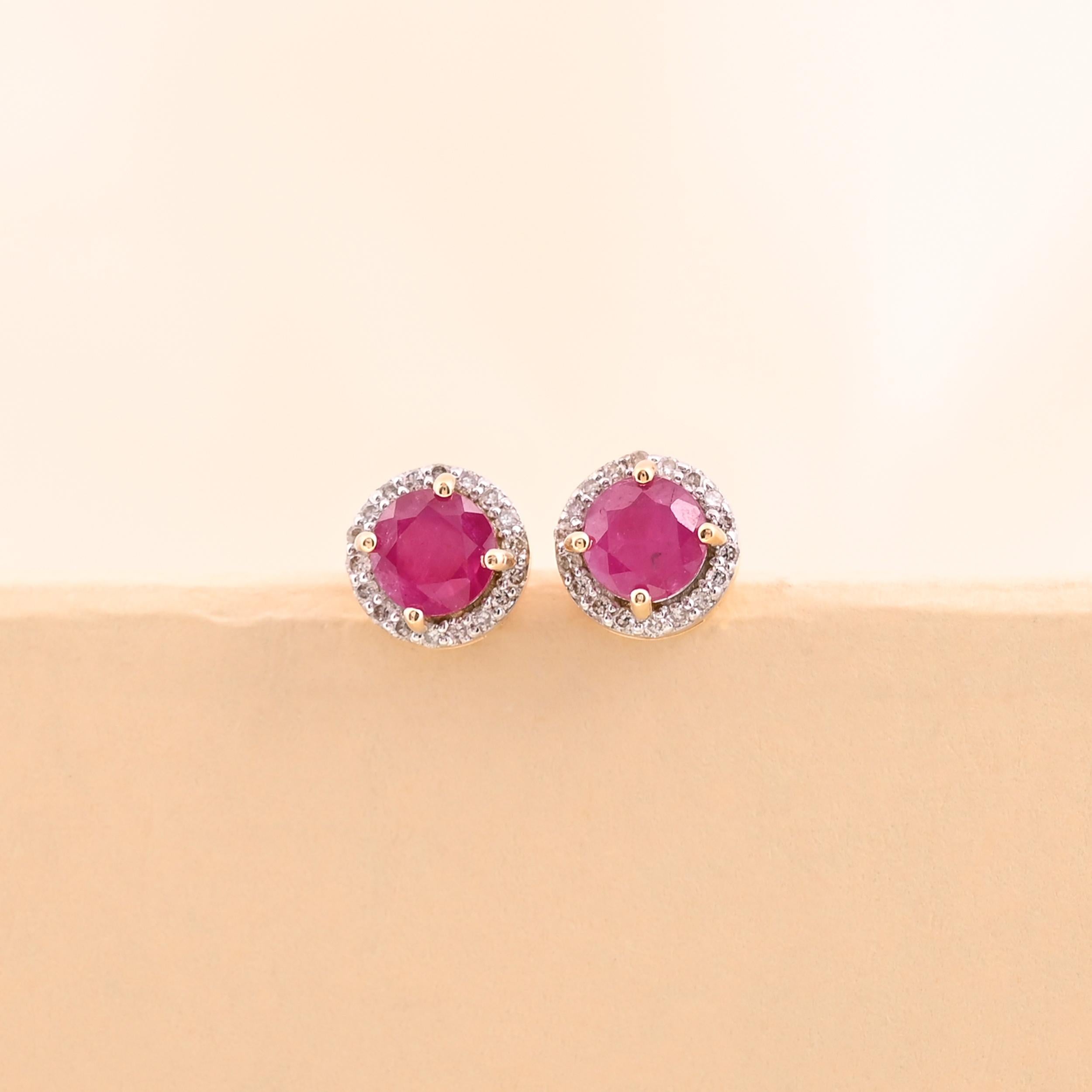Orecchino in rubino Nature con diamante da 0,19 carati in oro 14k In condizioni Nuovo in vendita a jaipur, IN