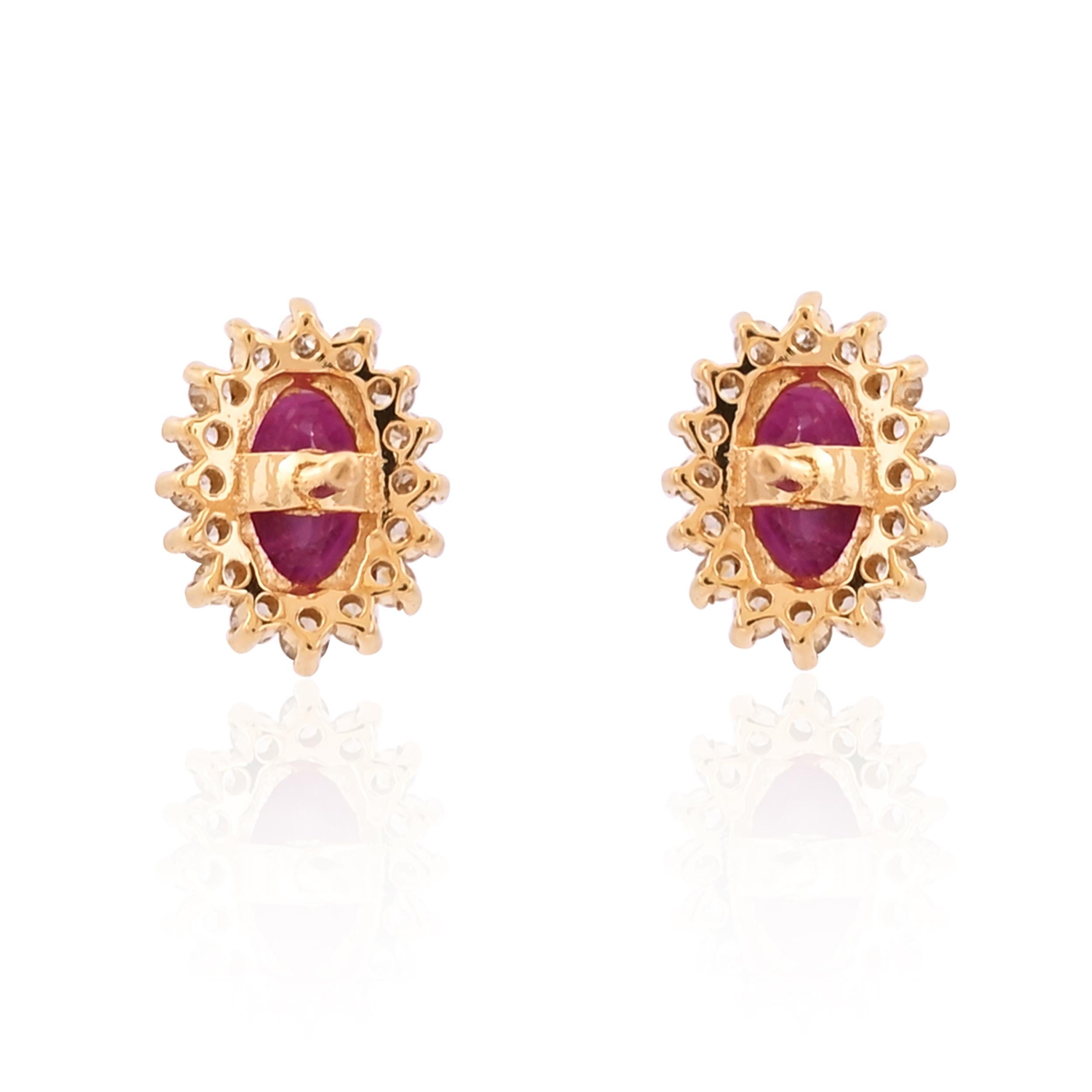 Orecchino con rubino Nature e diamante da 0,28 carati in oro 18 carati In condizioni Nuovo in vendita a jaipur, IN