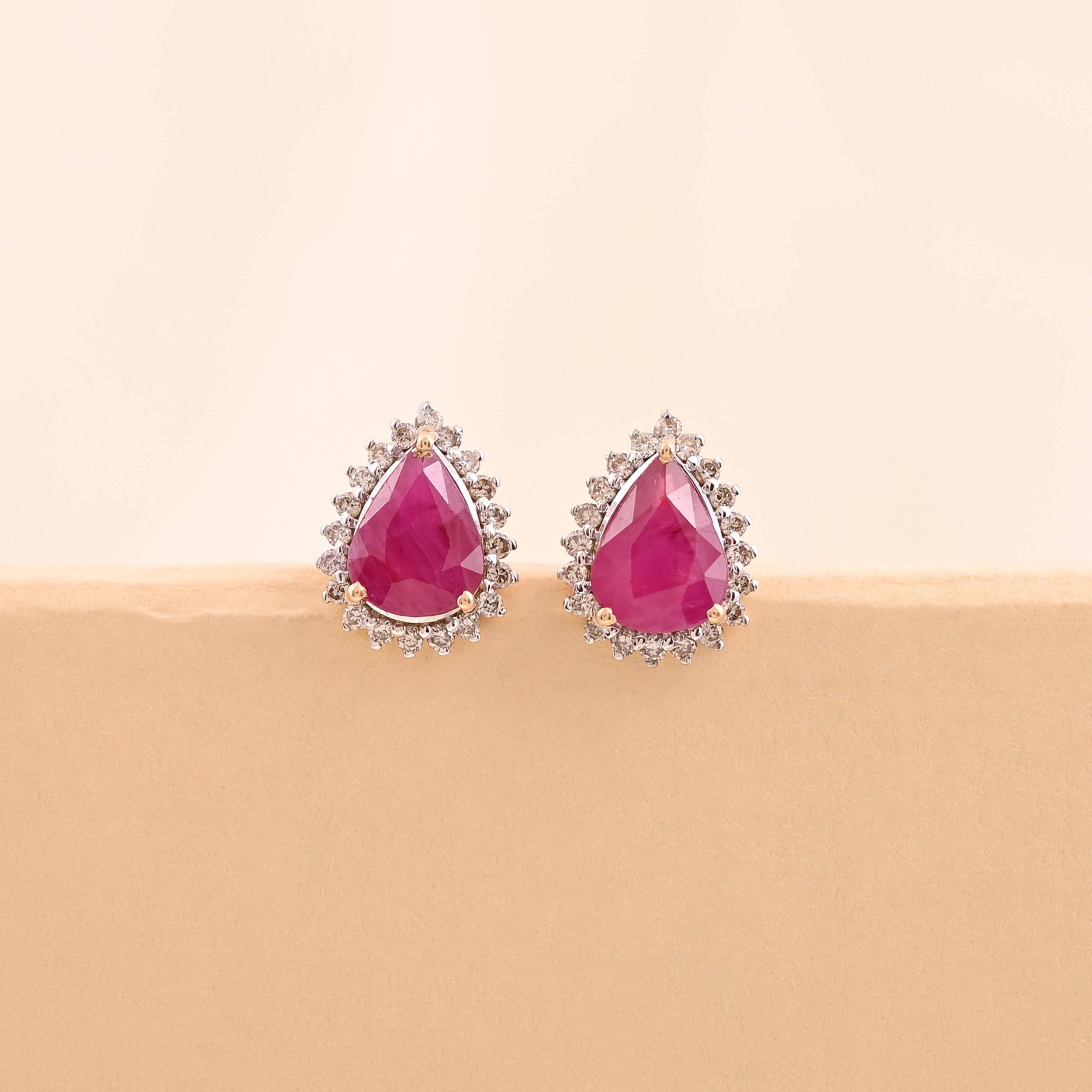Orecchino con rubino Nature e diamante da 0,30 carati in oro 18 carati In condizioni Nuovo in vendita a jaipur, IN