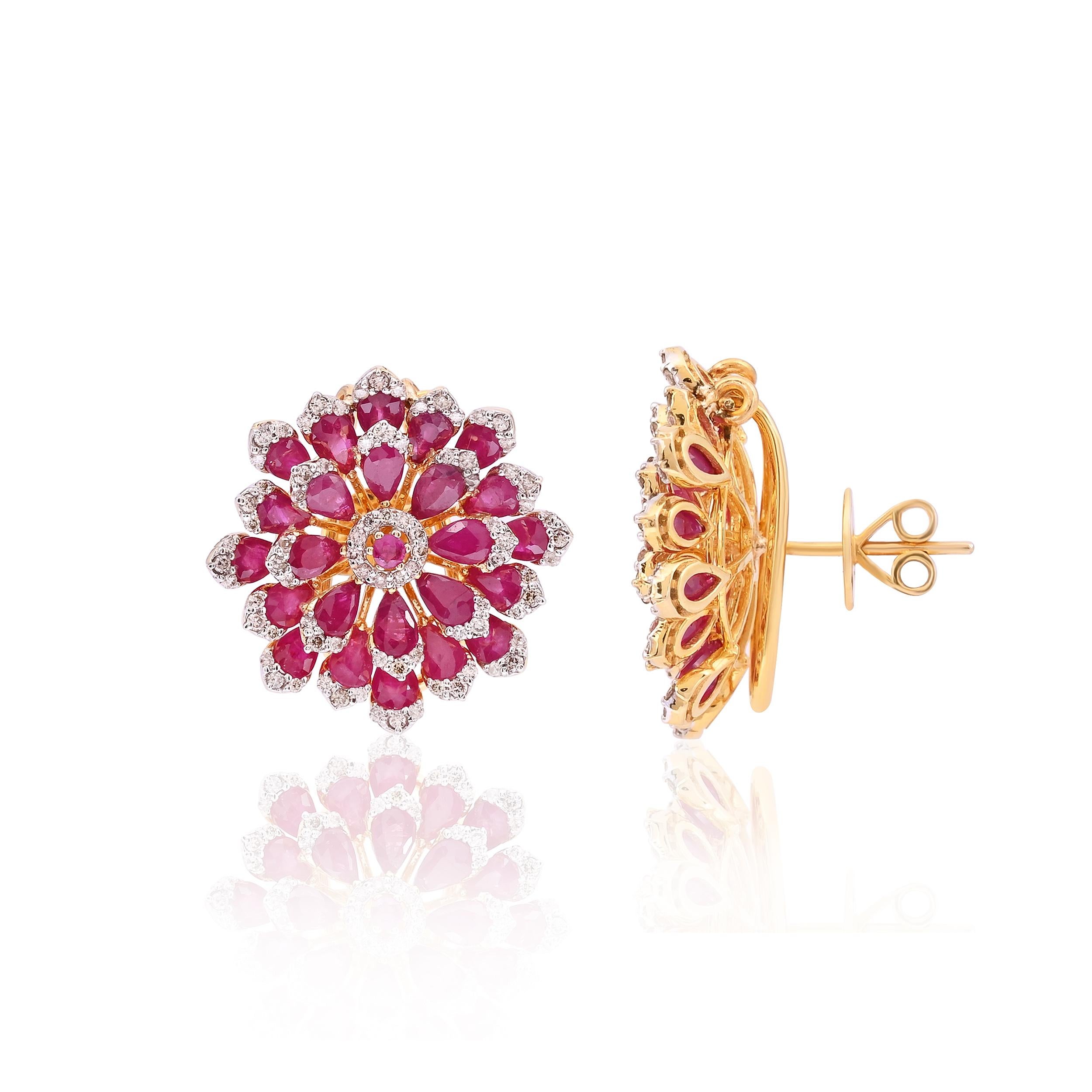 Questo è un orecchino di rubino naturale con diamante in oro 18 carati. I rubini sono di altissima qualità e i diamanti di ottima qualità, la chiarezza è vsi e il colore G

Rubino: 14,23 carati
Diamante: 0,71 carati
oro: 14,132 gm

Questo è un pezzo