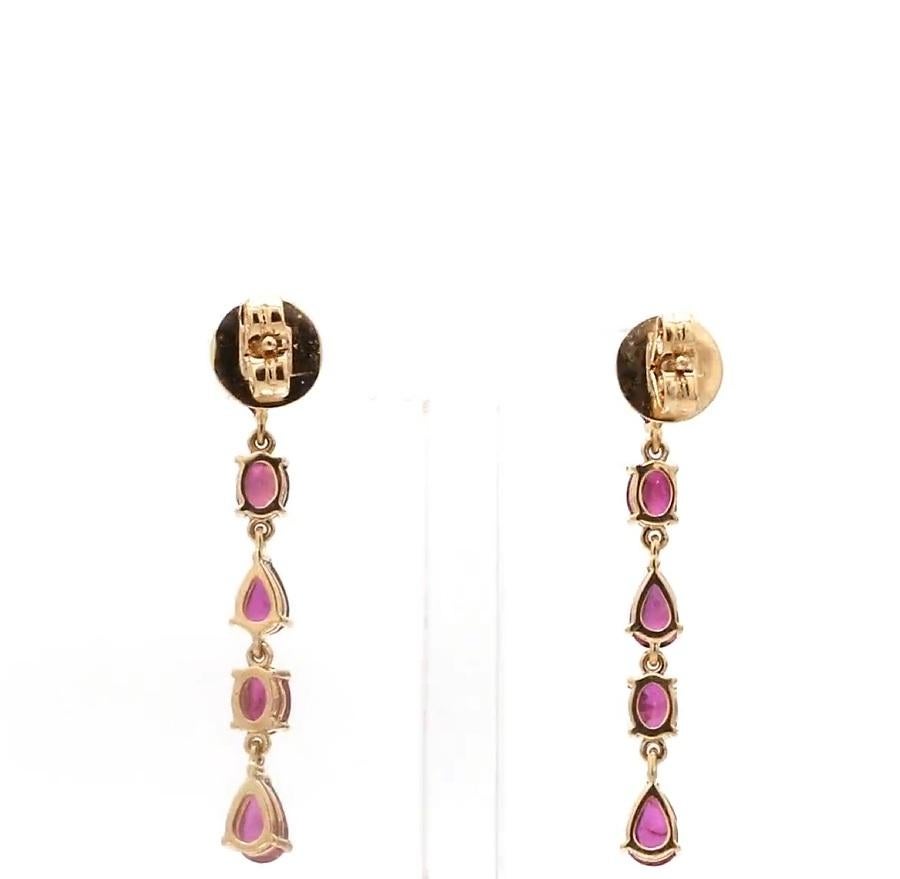 Orecchini con rubino Nature in oro 14k in vendita 1