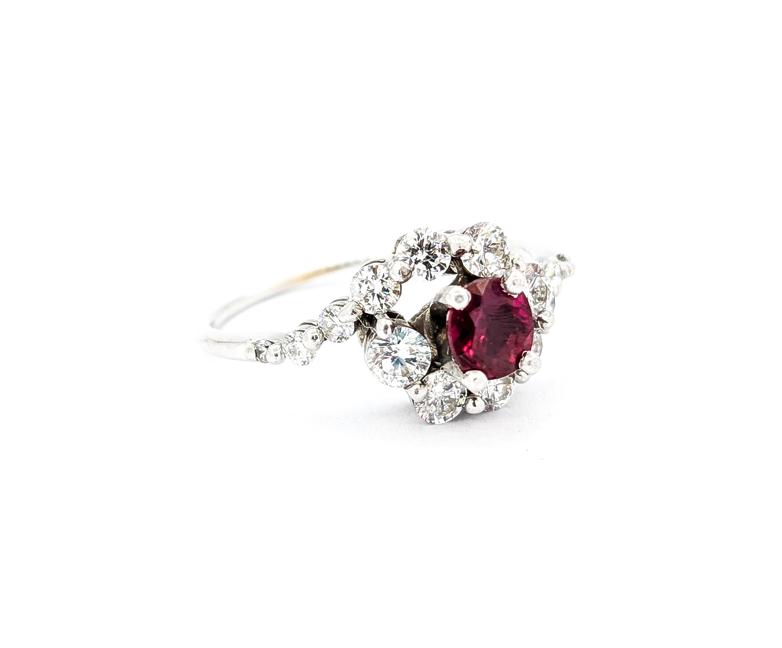 De las mujeres Anillo de Rubí Natural y Diamante Graduado en Oro Blanco en venta