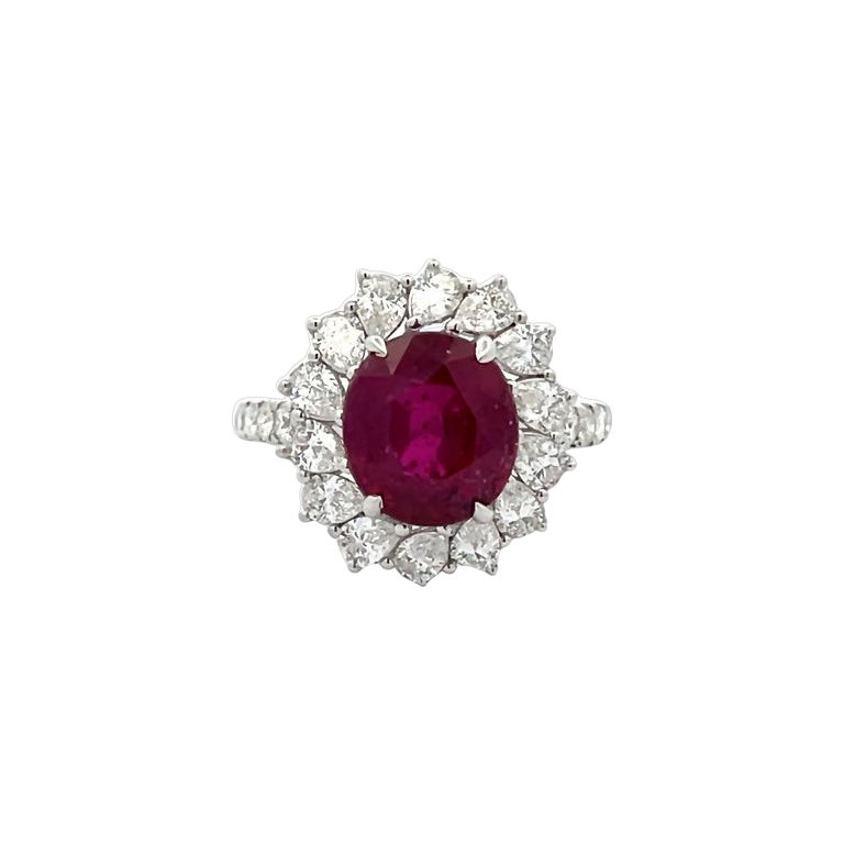 Bague en rubis naturel certifié GRS sans chaleur de 4,51 carats et diamants en forme de poire de 1,48 carat en vente