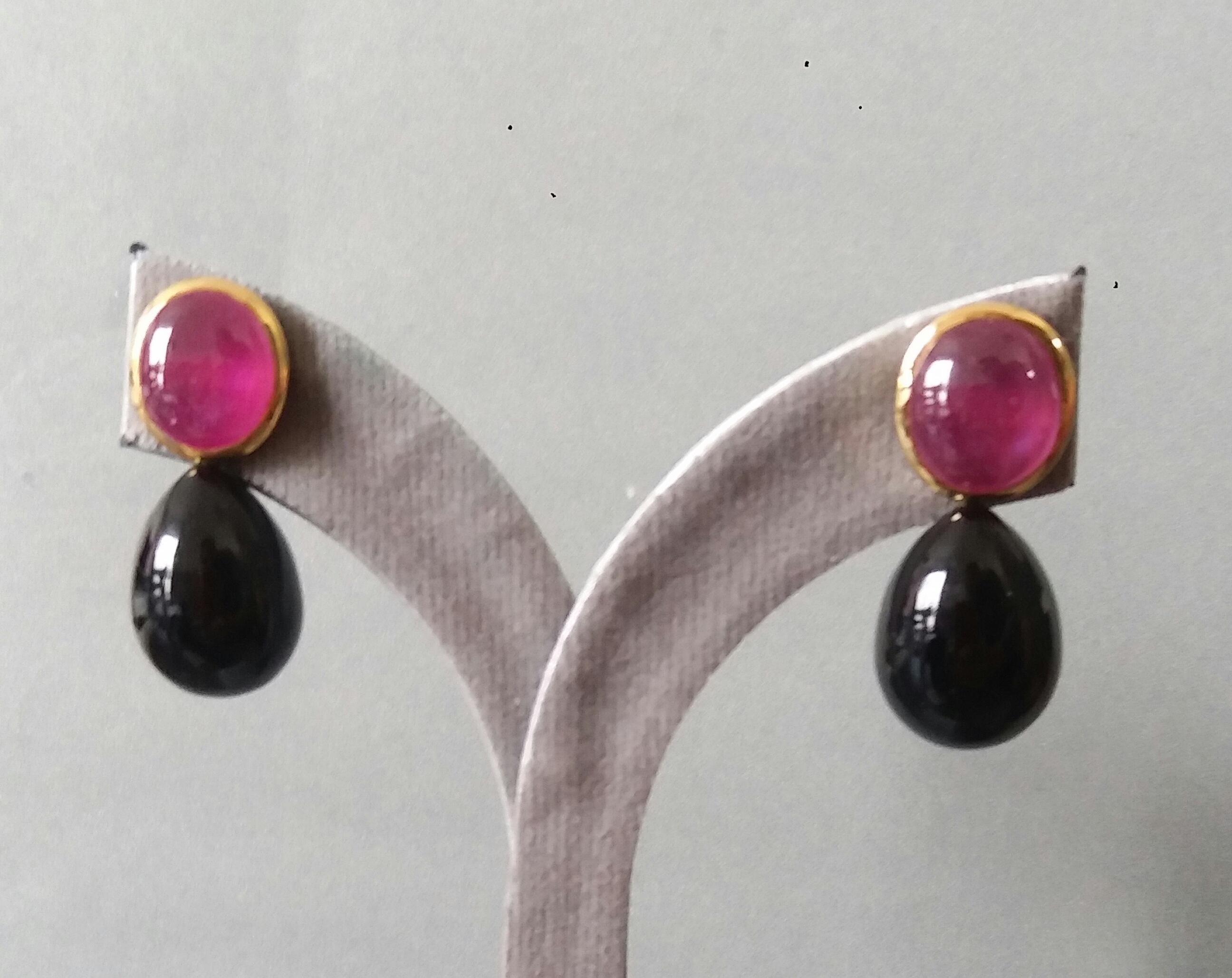 Natural Ruby Oval Cabochons 14 Karat Gold Bezel Black Onyx Round Drops Earrings For Sale 3