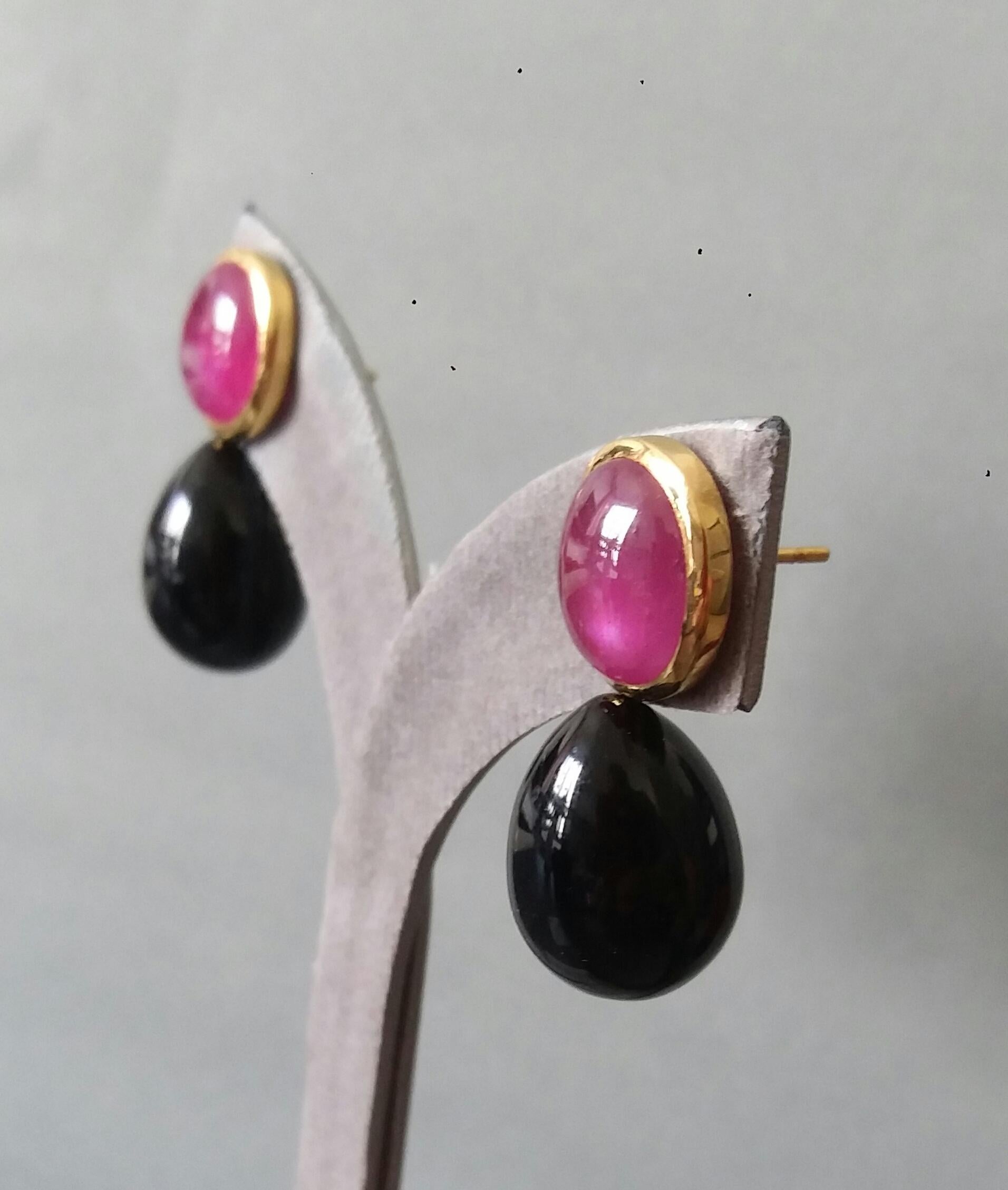 Natural Ruby Oval Cabochons 14 Karat Gold Bezel Black Onyx Round Drops Earrings For Sale 4