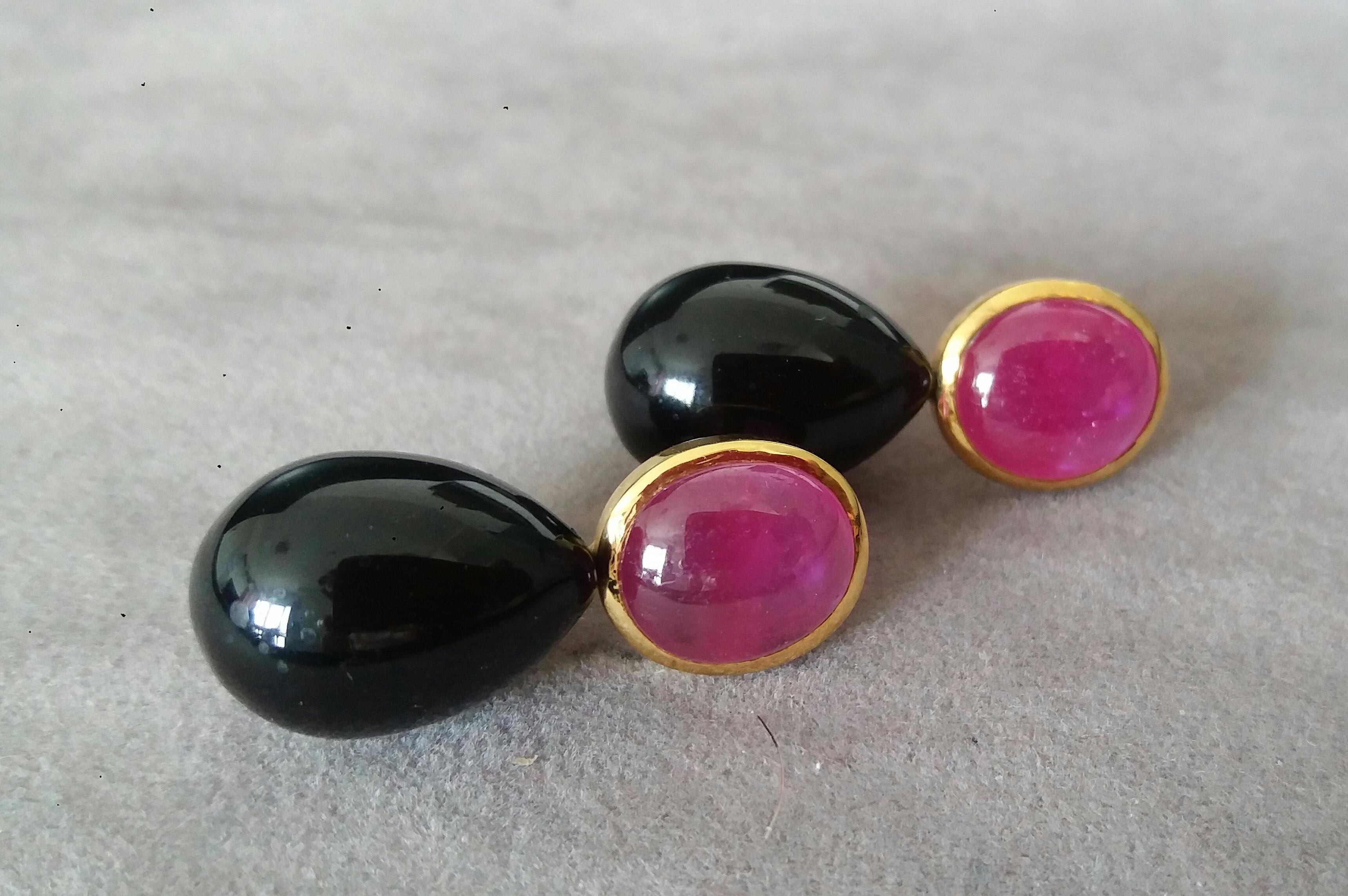 Contemporary Natural Ruby Oval Cabochons 14 Karat Gold Bezel Black Onyx Round Drops Earrings For Sale