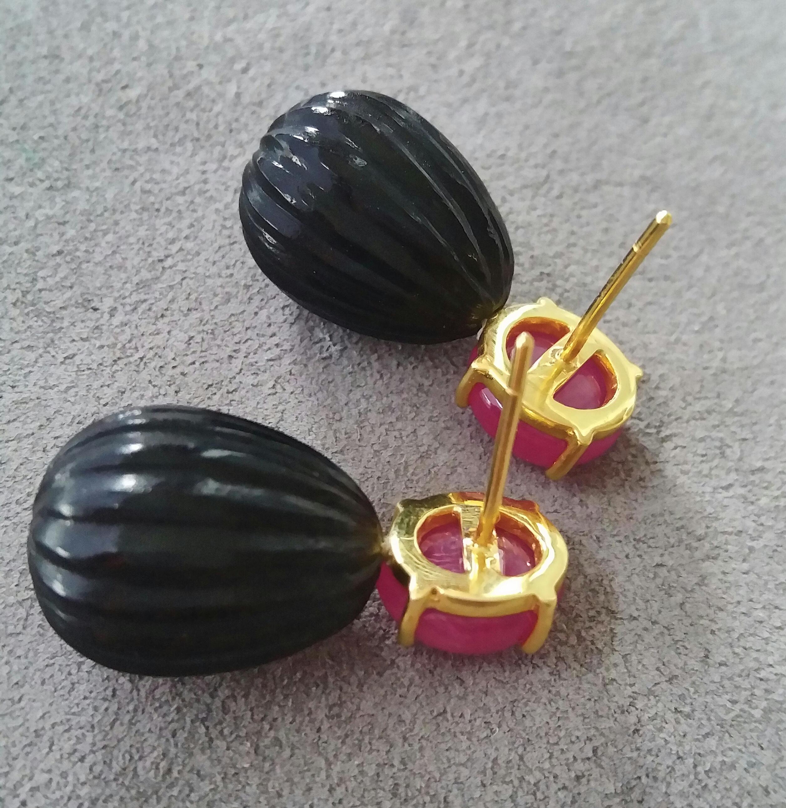 Women's Natural Ruby Oval Cabochons Black Onyx Carved Drops 14 Karat Gold Earrings For Sale