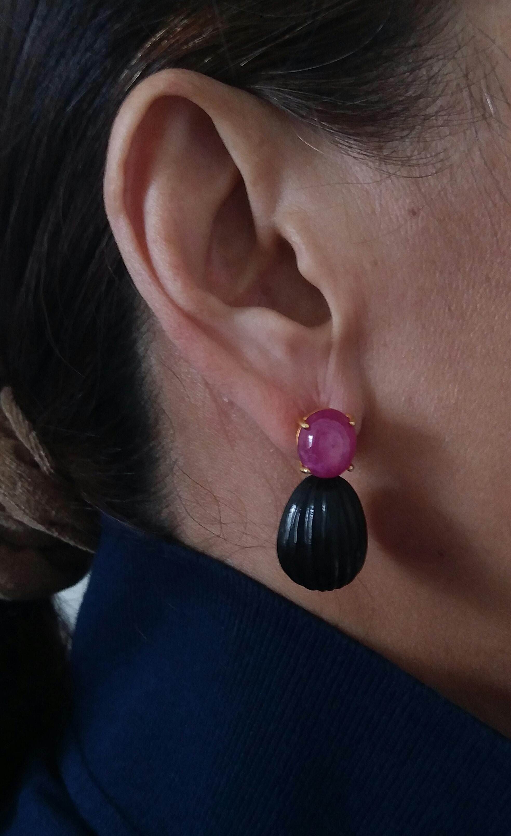 Natural Ruby Oval Cabochons Black Onyx Carved Drops 14 Karat Gold Earrings For Sale 4