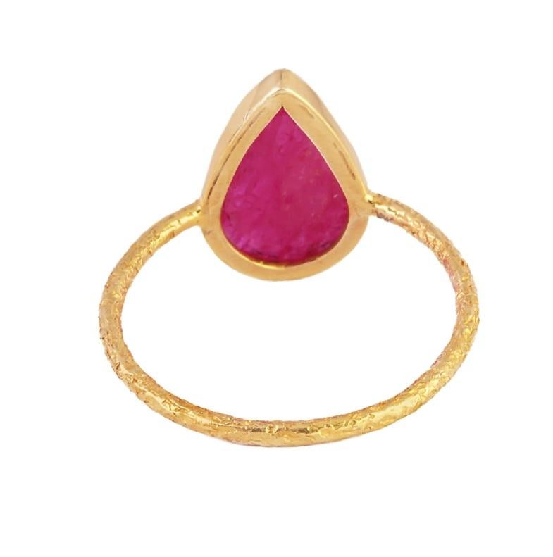Women's Natural ruby ring in 18k gold For Sale