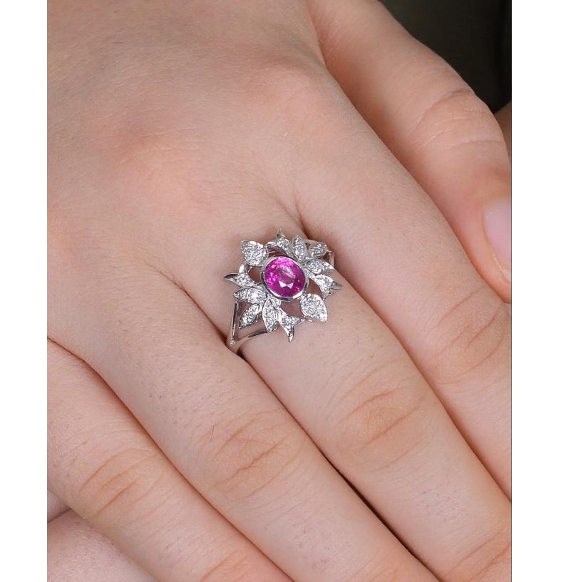 Natural ruby ring in 18k gold For Sale 1