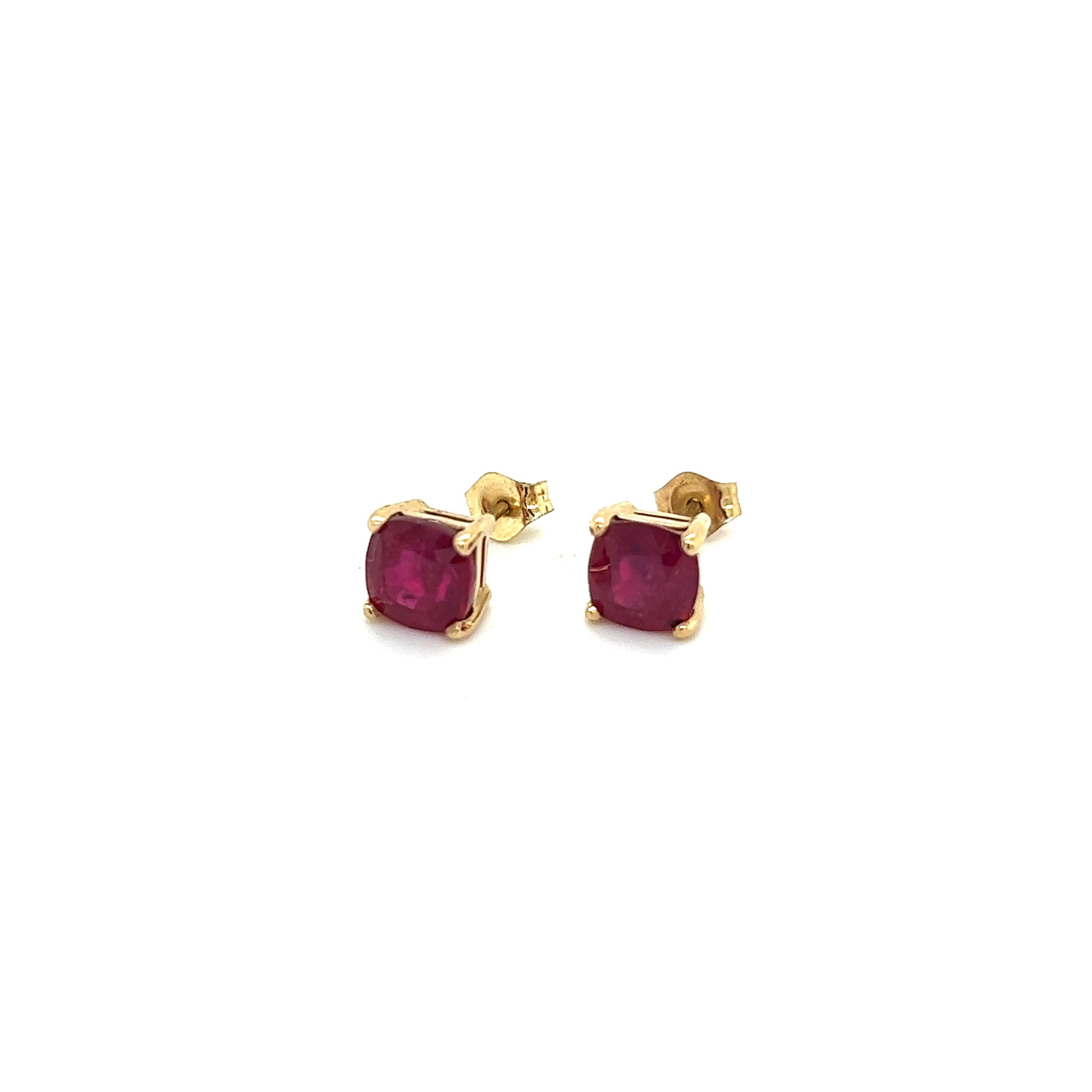 Square Cut Natural Ruby Stud Earrings 14k Yellow Gold 3.15 TW Certified  For Sale