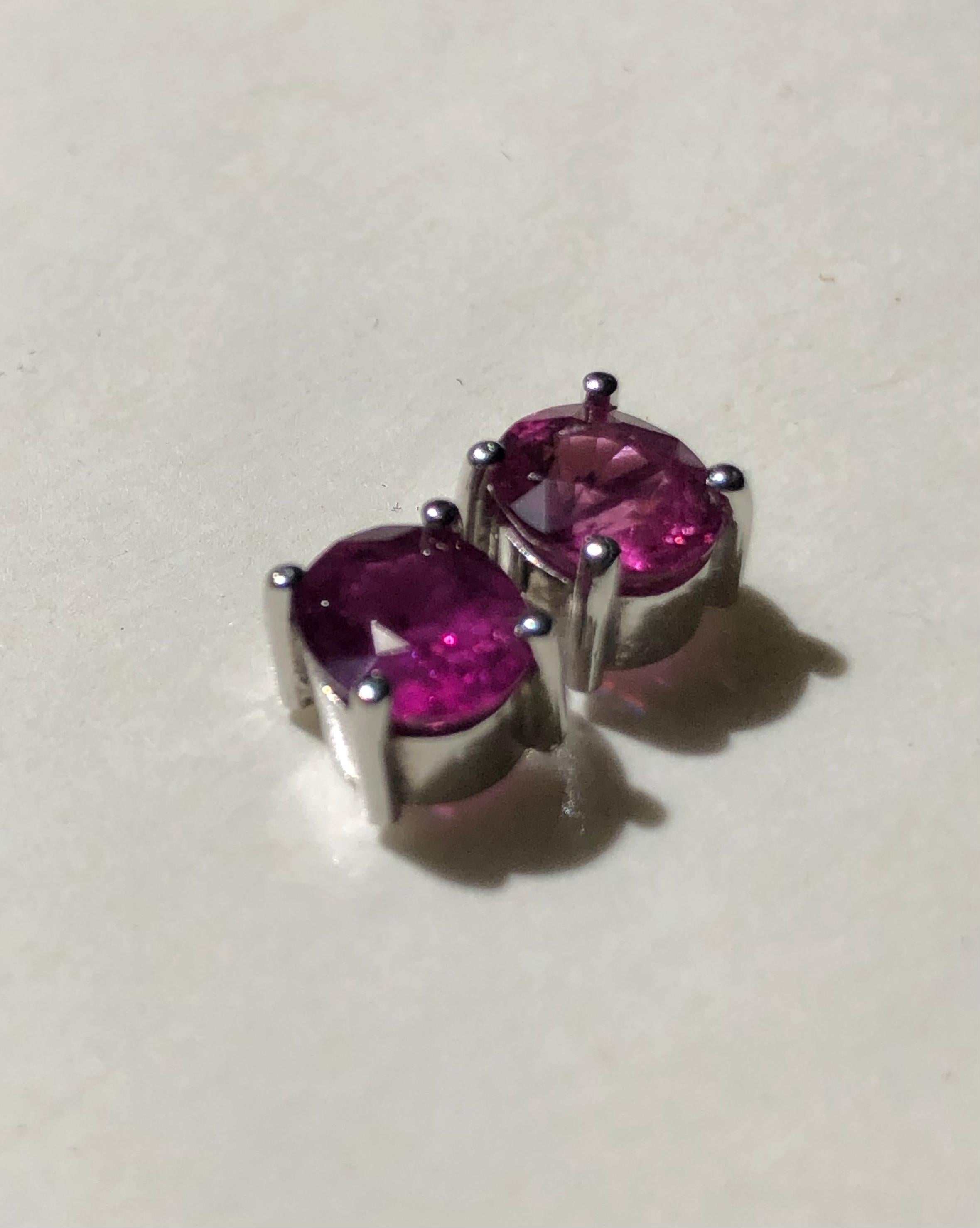 2.00 Carat Natural Ruby Stud Earrings Estate 18K White Gold For Sale 4