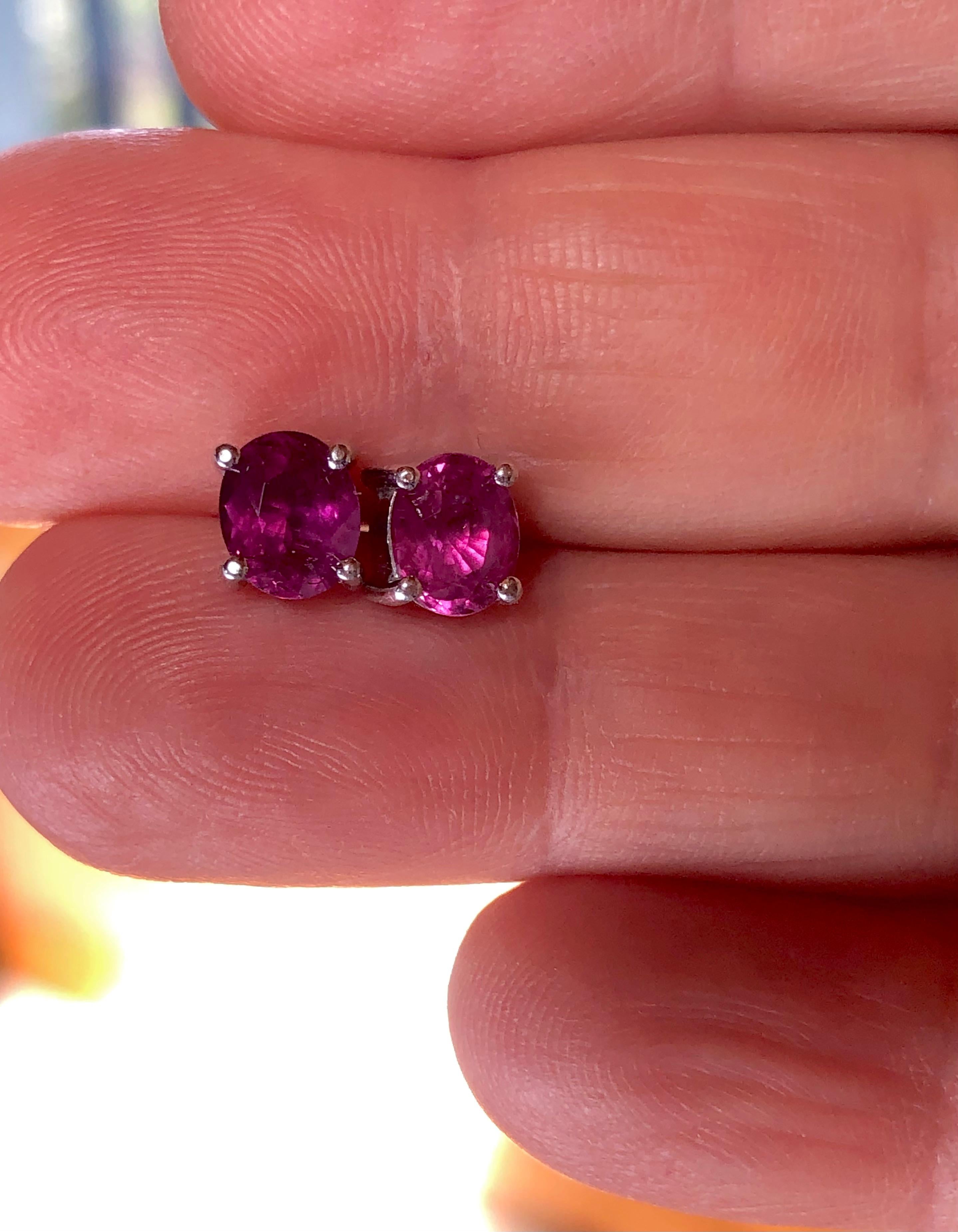 Oval Cut 2.00 Carat Natural Ruby Stud Earrings Estate 18K White Gold For Sale