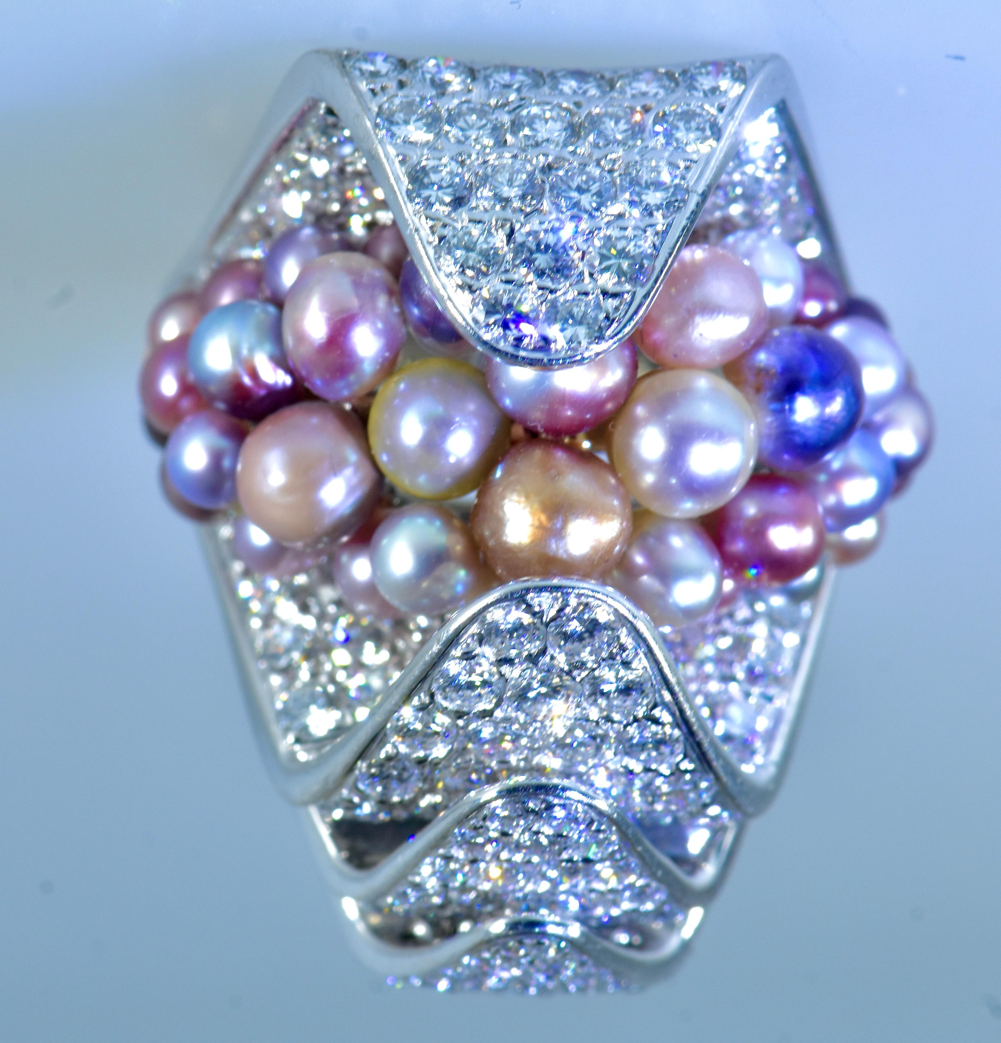 Natural Saltwater Fancy Color Pearls and Fine White Diamond Modernist Ring. For Sale 4
