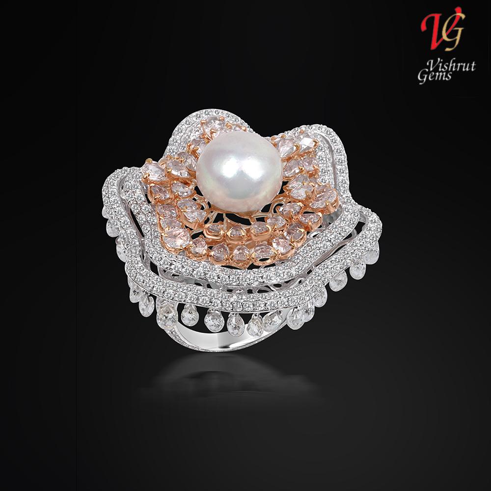 Modern Natural Saltwater Pearl Cocktail Ring Certified By SSEF For Sale