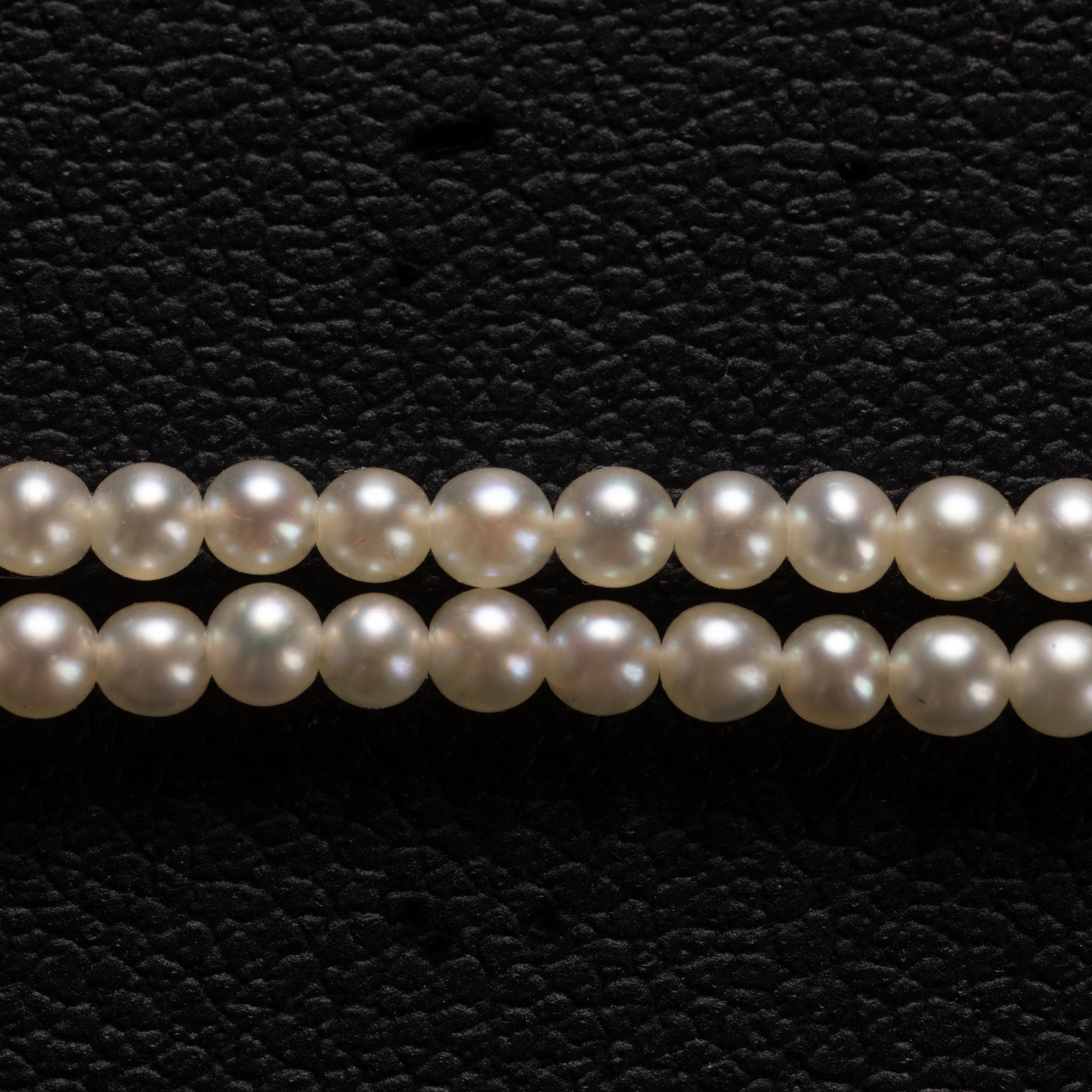 Natural Saltwater Pearl Necklace for an Infant In Excellent Condition In Southbury, CT