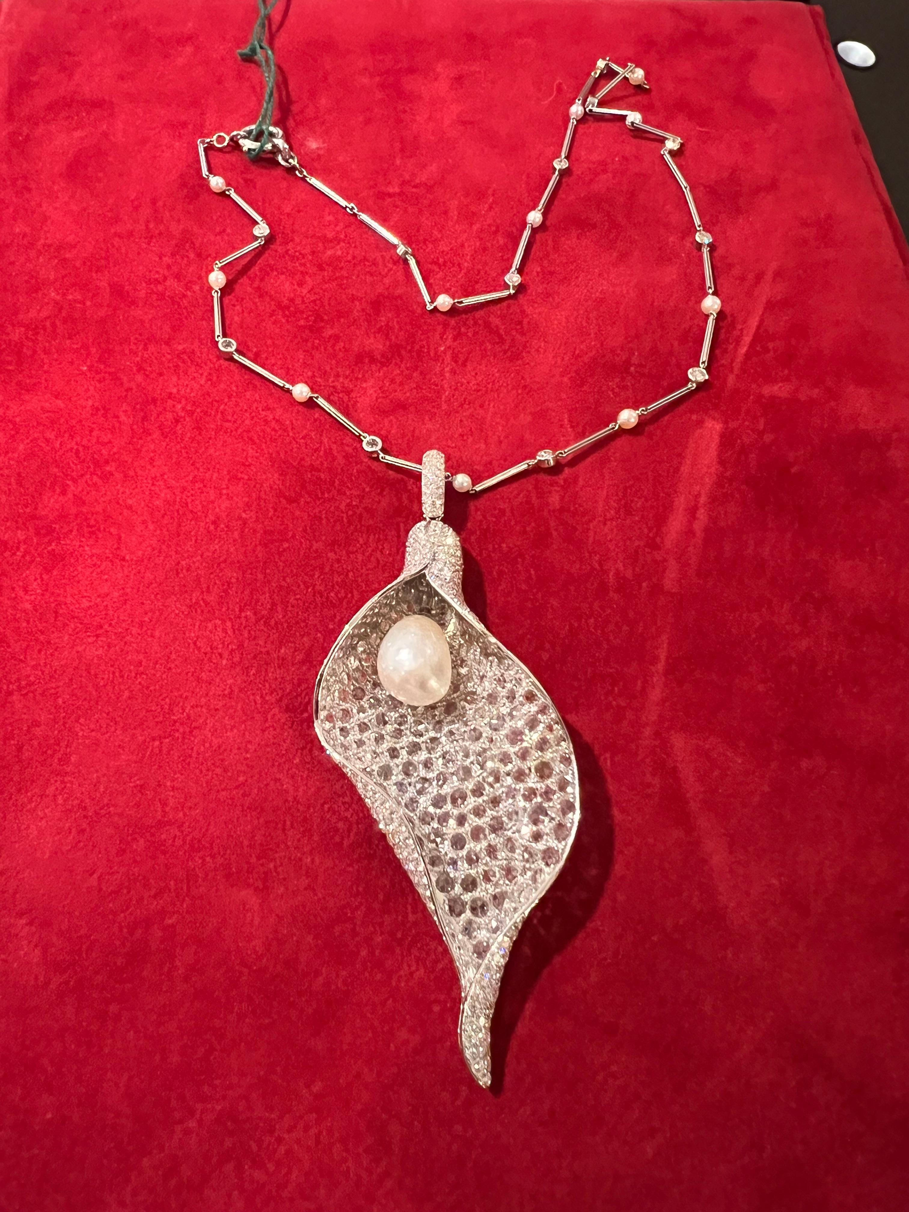 Women's Natural Saltwater Pearl Petal Pendant Necklace Certified BY SSEF For Sale