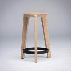 Tabouret de comptoir en chêne sablé naturel avec base en laiton ou en bronze foncé:: Mandy Graham