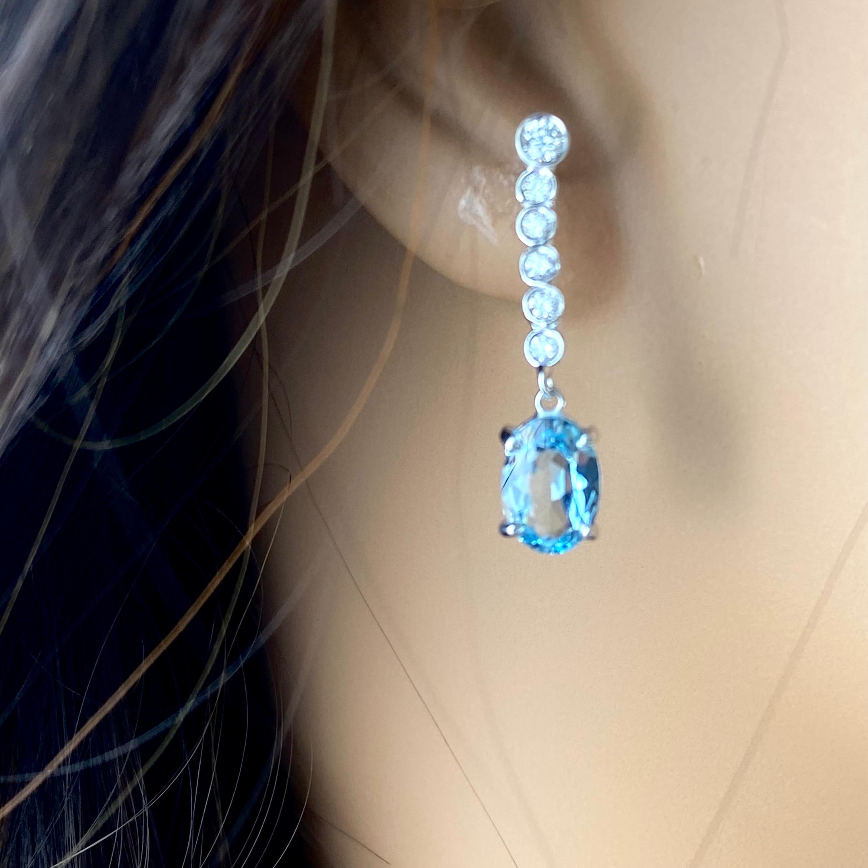 Contemporary  Natural Santa Maria Blue Aquamarine 3.07 Carats Diamonds 0.41 Carat Earrings For Sale