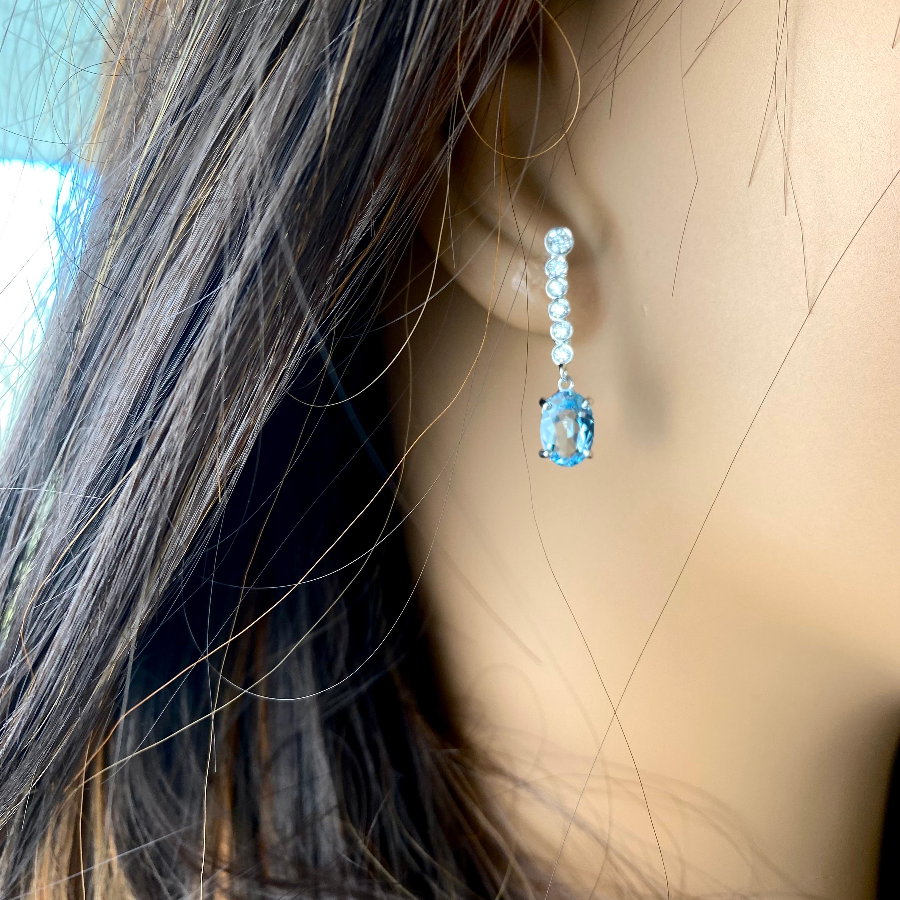 Women's  Natural Santa Maria Blue Aquamarine 3.07 Carats Diamonds 0.41 Carat Earrings For Sale