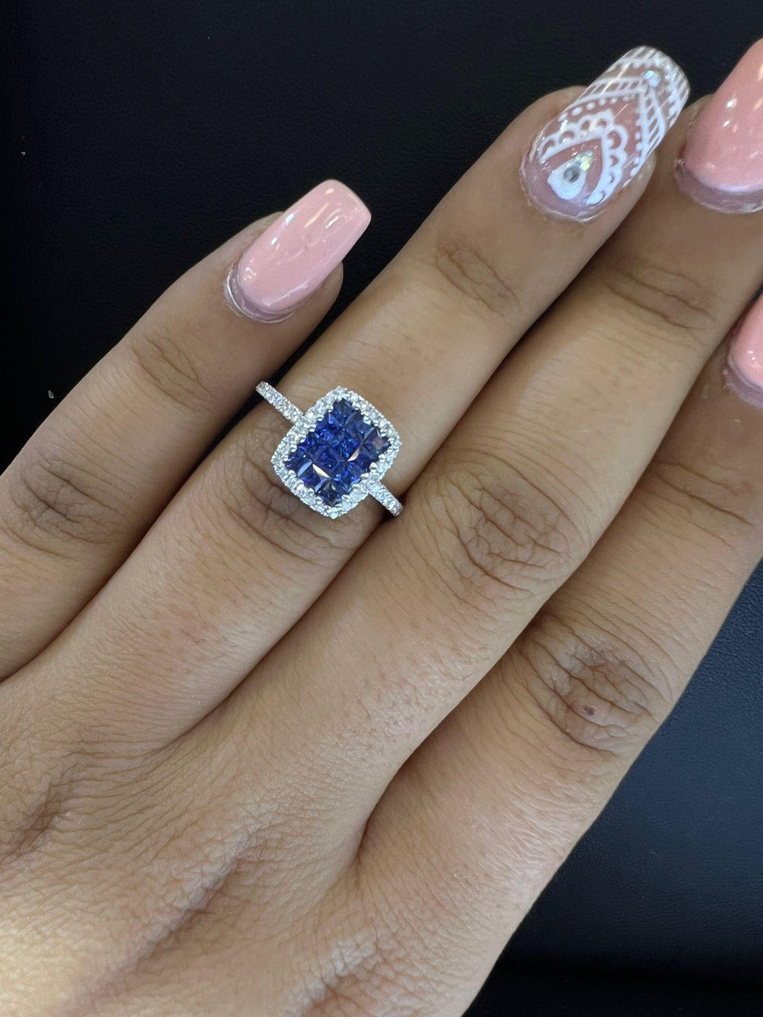 Natural Sapphire 18K White Gold Ring In Excellent Condition For Sale In LA, CA