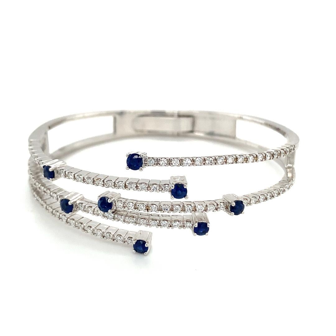 Natural sapphire and Diamond Bangle In New Condition For Sale In New York, NY
