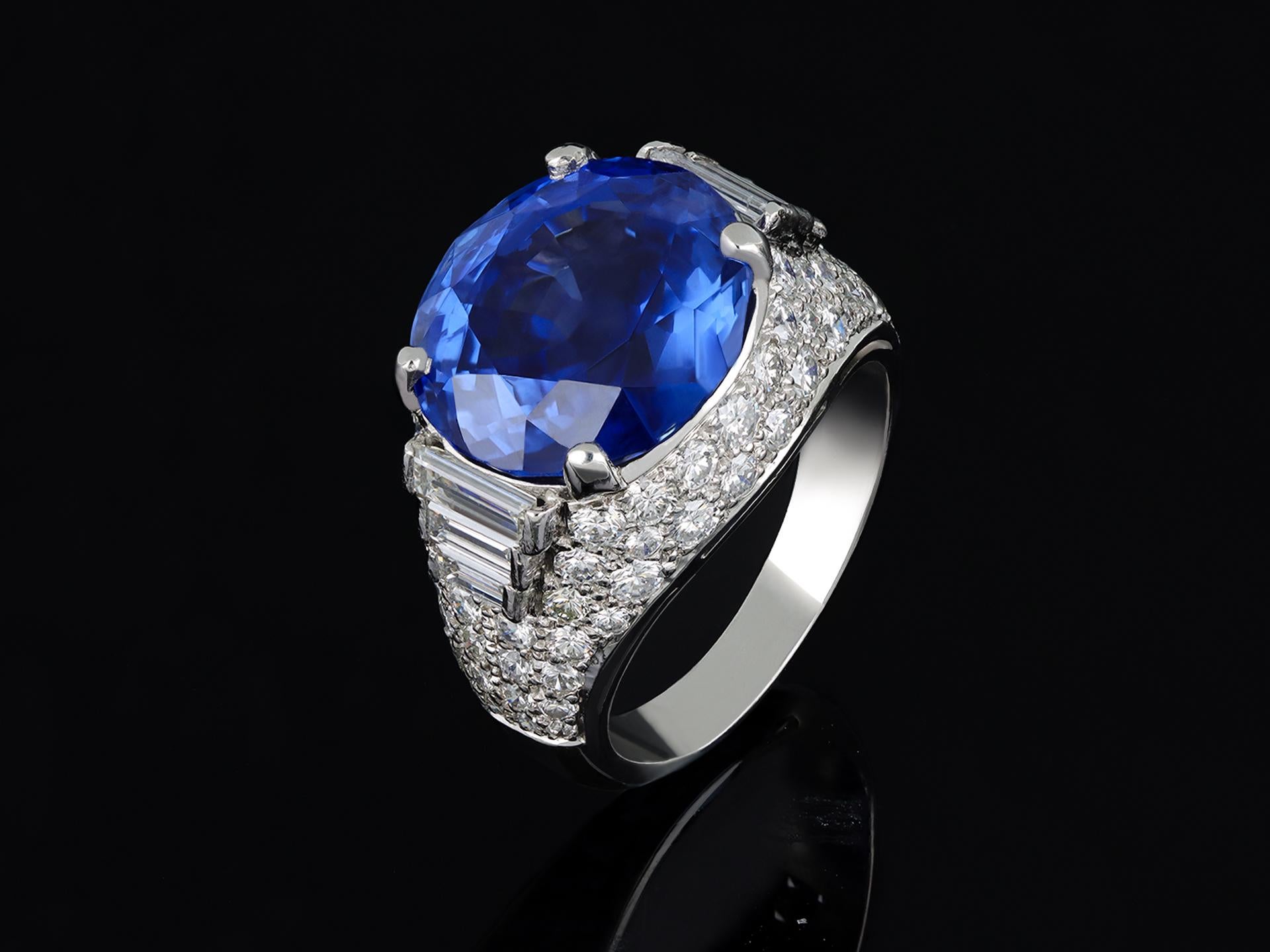 Natural Sapphire and Diamond Cluster Ring by Oscar Heyman Brothers, circa 1960s For Sale 2