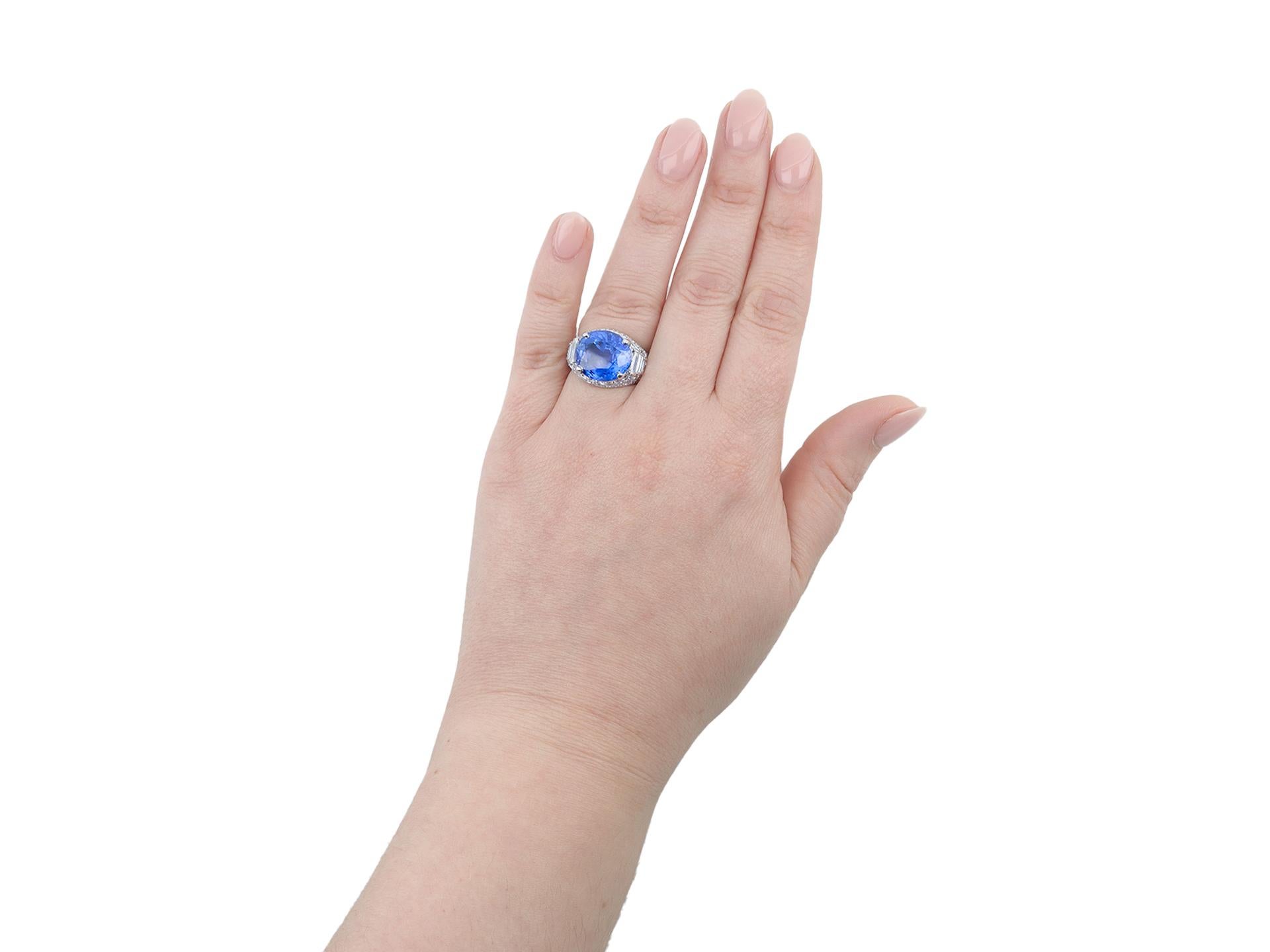 Natural Sapphire and Diamond Cluster Ring by Oscar Heyman Brothers, circa 1960s For Sale 3
