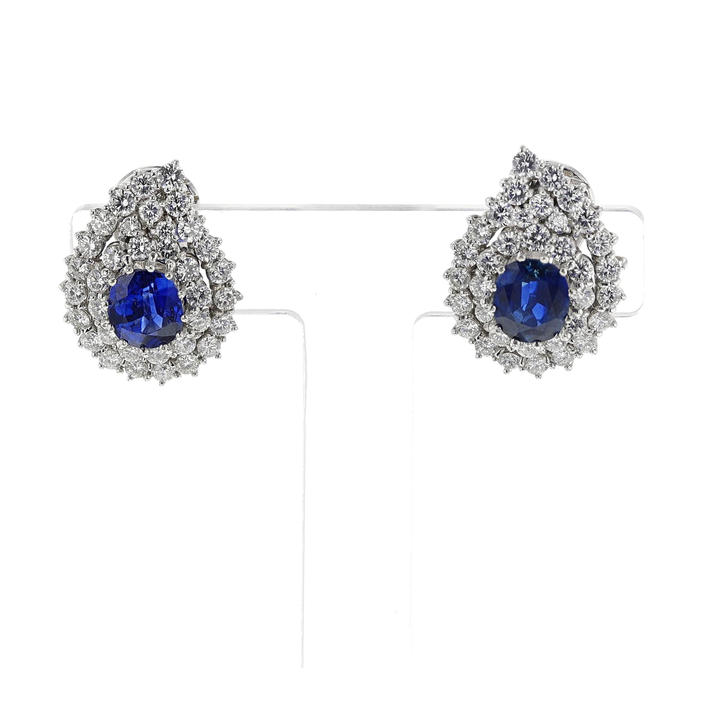 Orecchini con zaffiri naturali e diamanti, 18 ct. in vendita 1