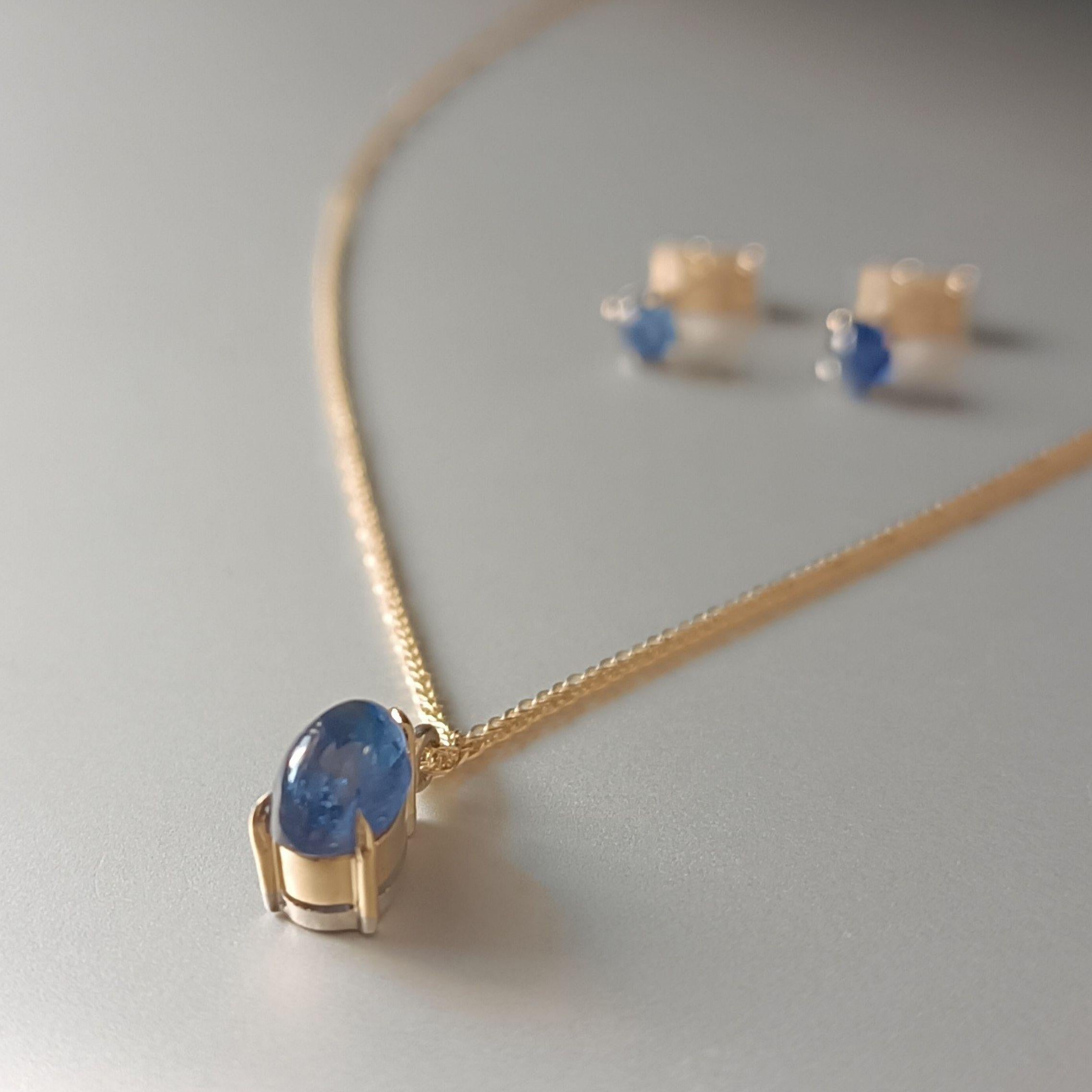 Set di zaffiri naturali cabochon - Collana con ciondolo PS 1.08ct, orecchini 0.60ct, 14K in vendita 4