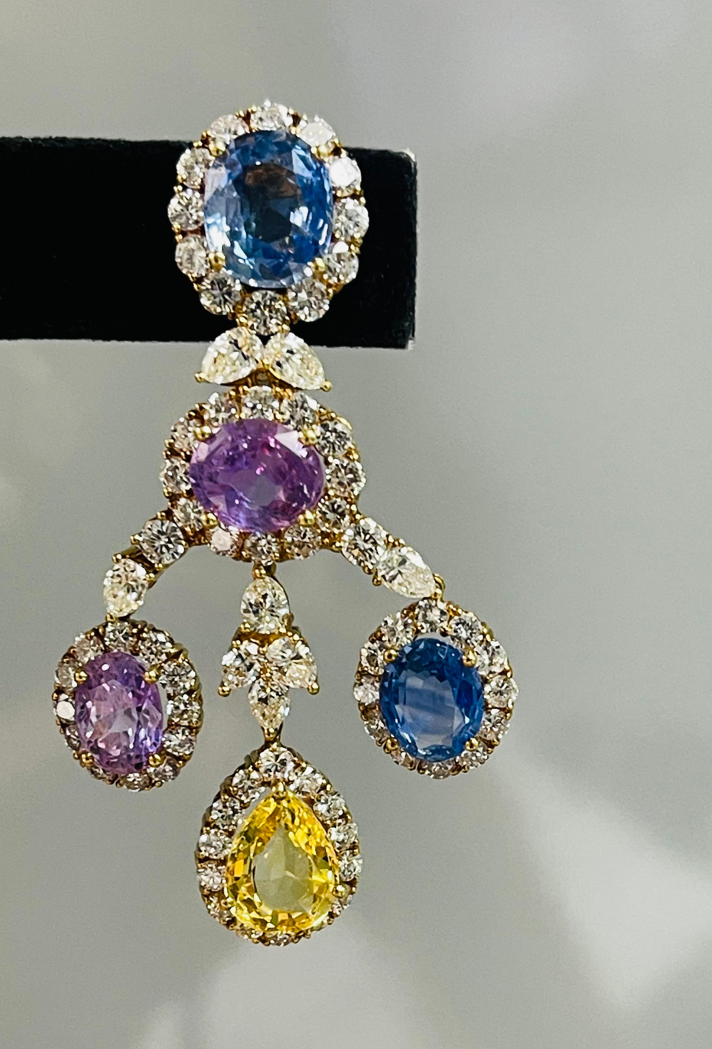 Boucles d'oreilles en or, saphir naturel de Ceylan, non chauffé, et diamants Certifié. Excellent état - En vente à New York, NY
