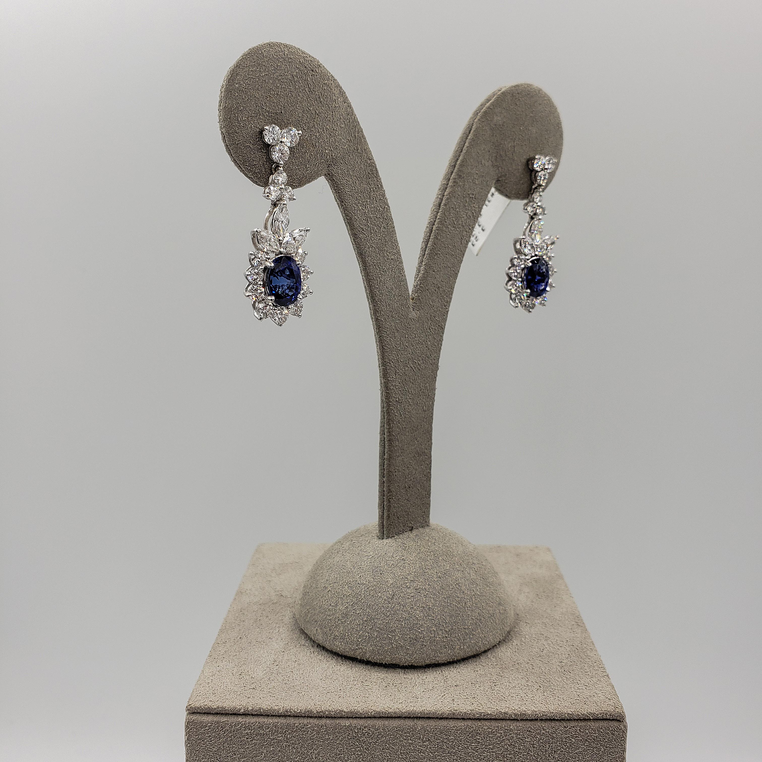 Roman Malakov 3.72 Carats Oval Cut Blue Sapphire and Diamond Halo Dangle Earring In New Condition For Sale In New York, NY