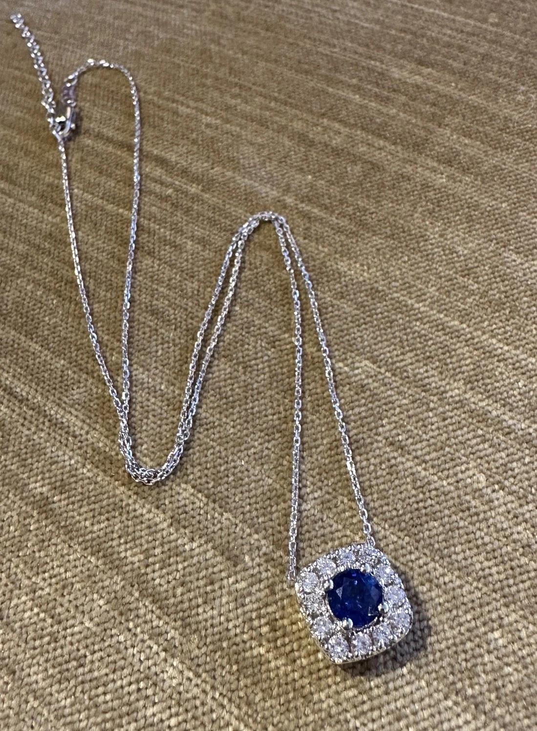 Natürlicher Saphir & Diamant Halo Anhänger Halskette in 14k Weißgold Damen im Angebot