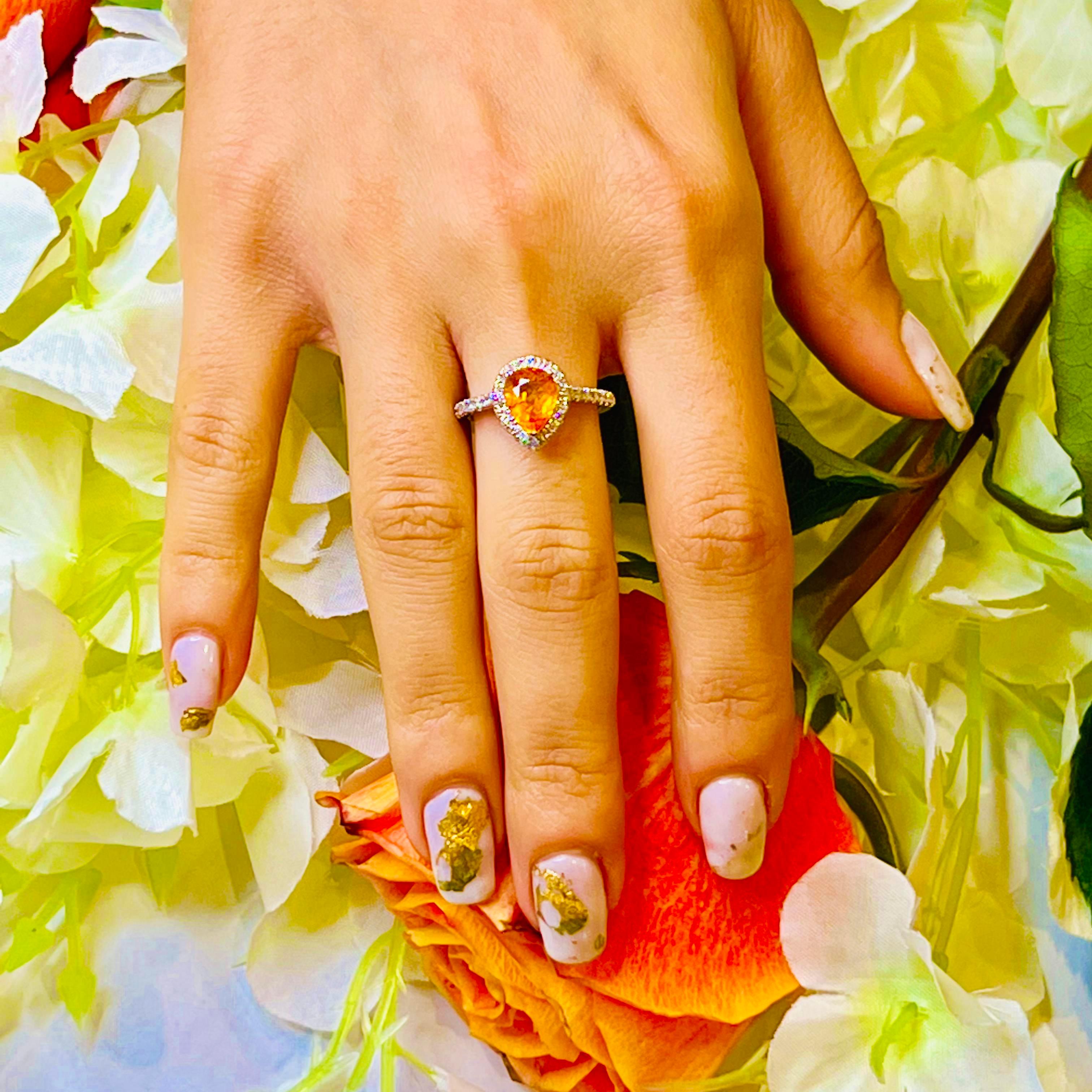 Taille poire Bague en or 14 carats avec saphir naturel et diamant certifié TCW de 2,48 carats en vente