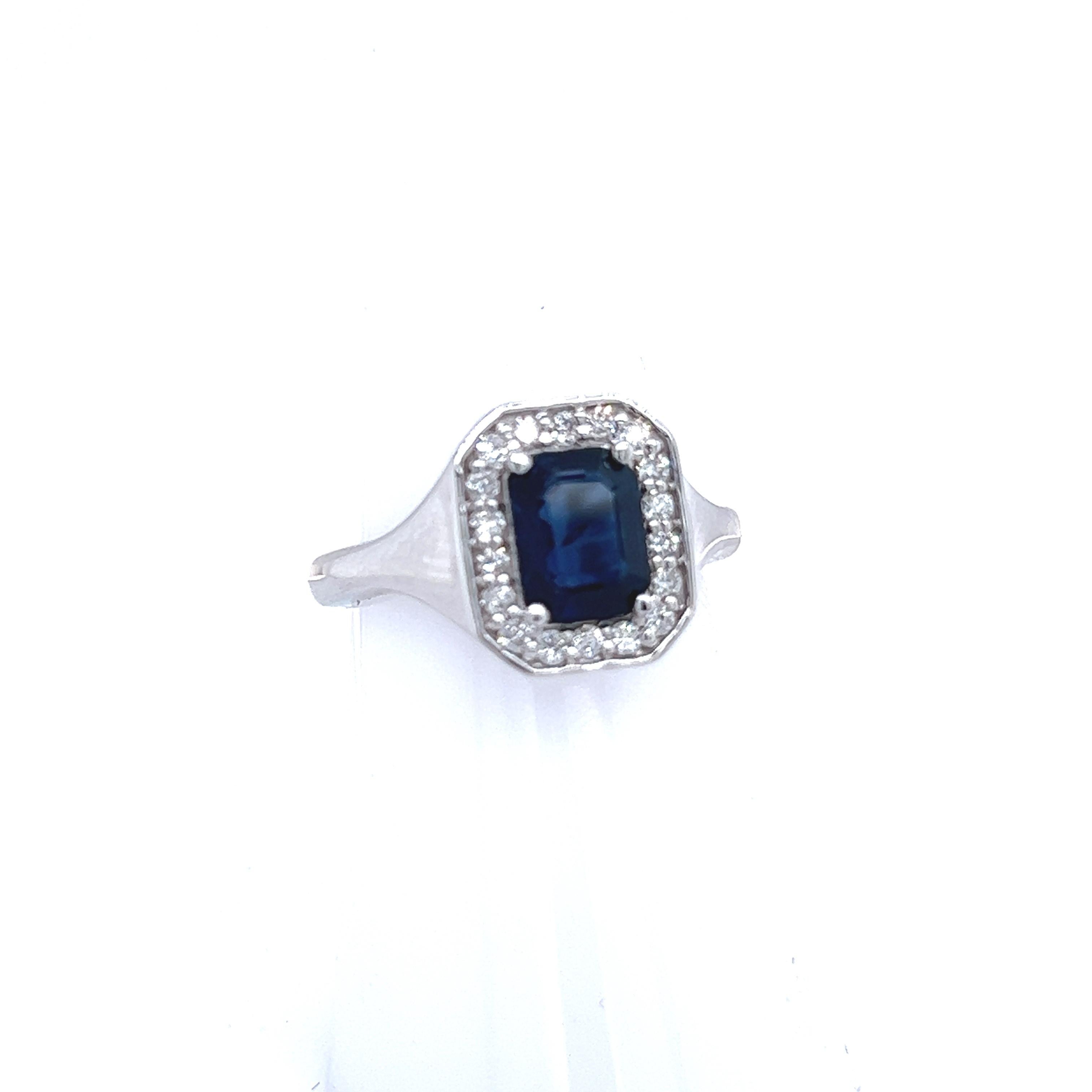 Taille émeraude Bague en or 14 carats avec saphir naturel certifié TCW 1,82 carat en vente