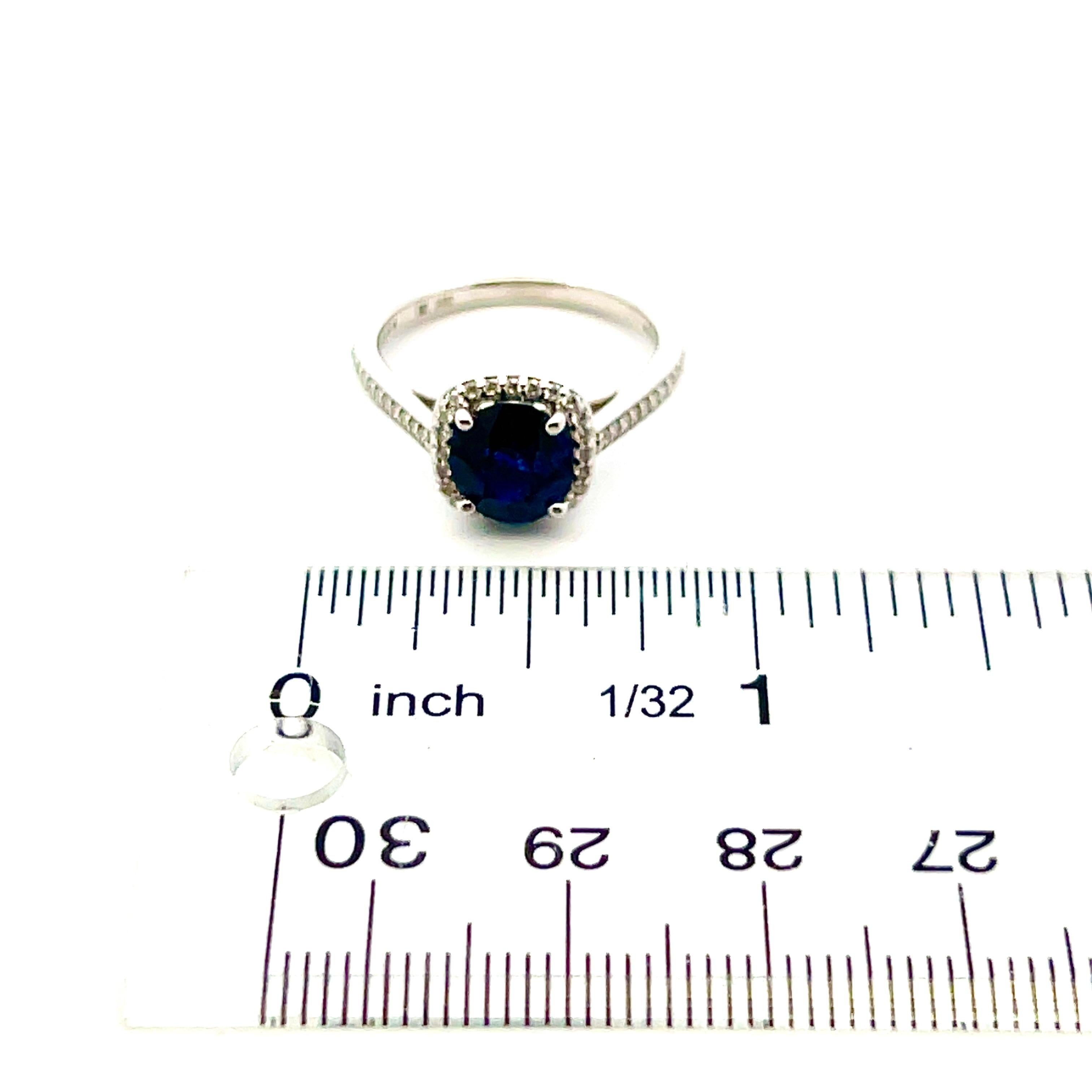 Bague en or blanc 14 carats avec saphir naturel certifié TCW de 2,43 carats en vente 5