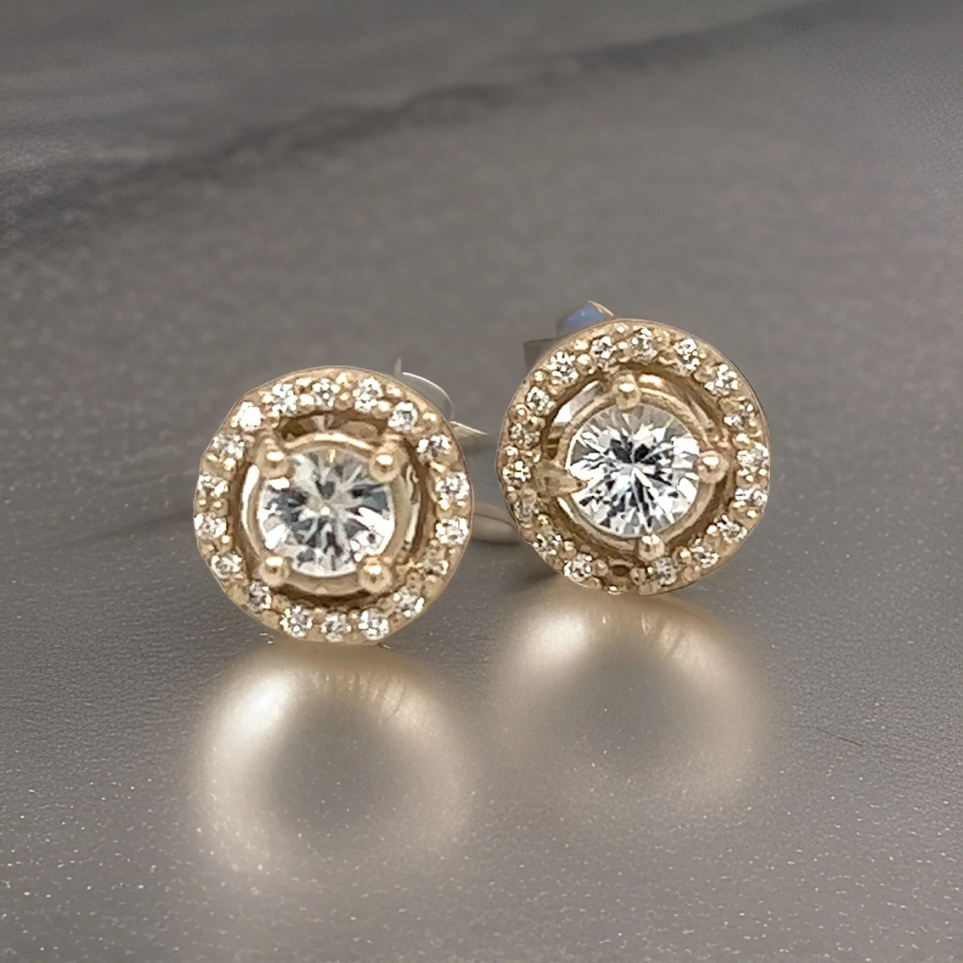 Orecchini con zaffiro naturale e diamante in oro 14k W 0,83 TCW certificati in vendita 2