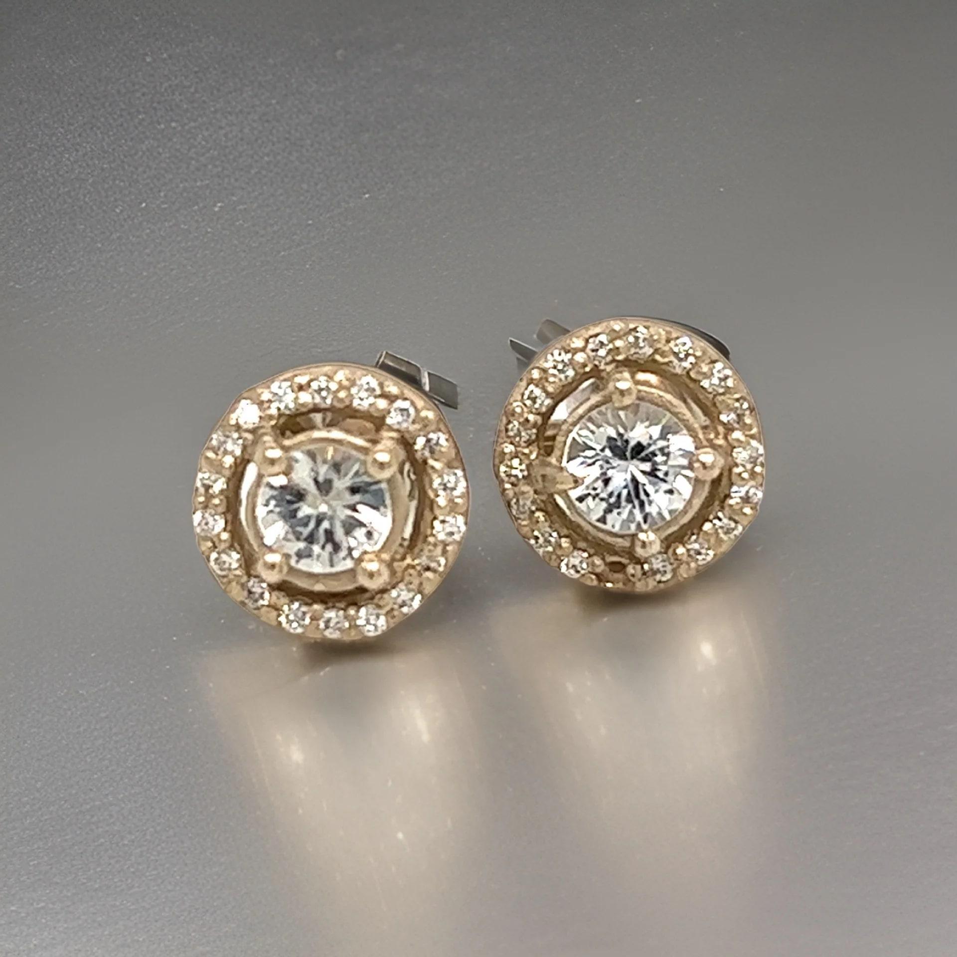 Orecchini con zaffiro naturale e diamante in oro 14k W 0,83 TCW certificati in vendita 4