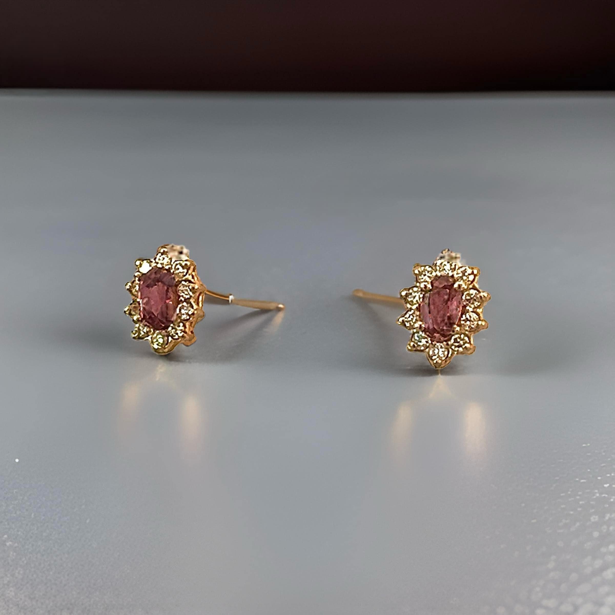 Orecchini con zaffiro naturale e diamante in oro 14k W 0,90 TCW certificati In condizioni Nuovo in vendita a Brooklyn, NY