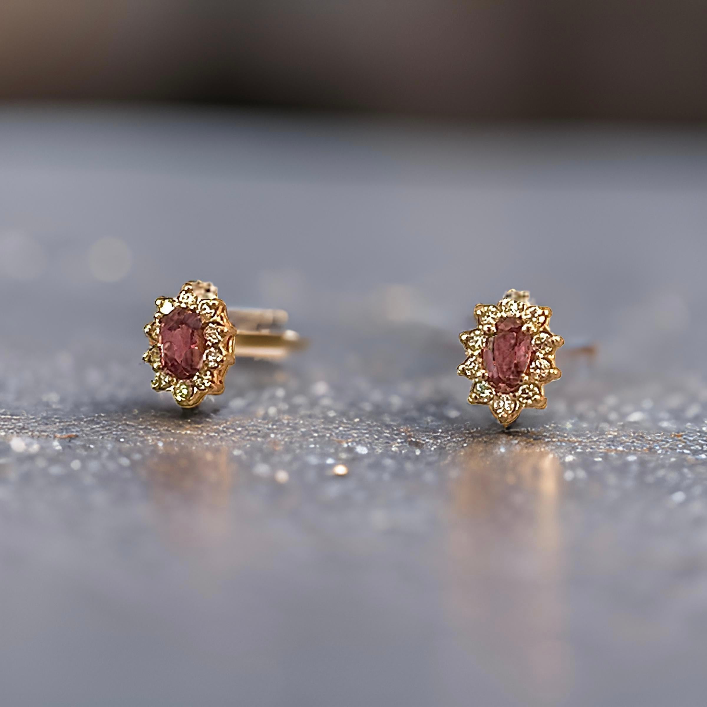 Orecchini con zaffiro naturale e diamante in oro 14k W 0,90 TCW certificati in vendita 1