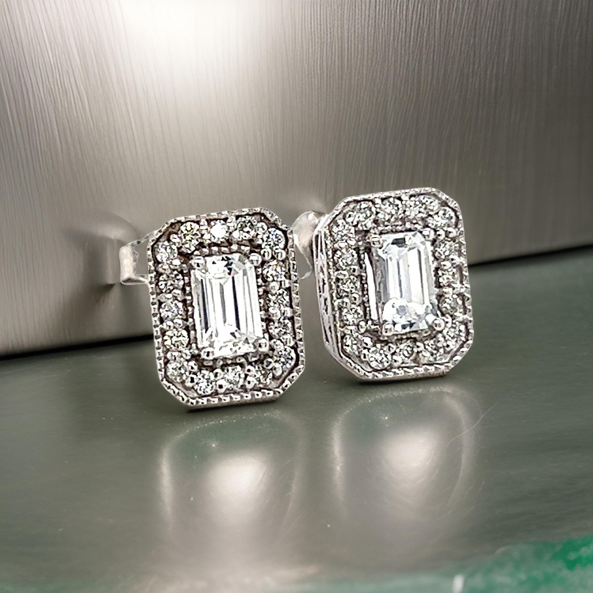 Orecchini con zaffiro naturale e diamante in oro 14k W 0,96 TCW certificati in vendita 2