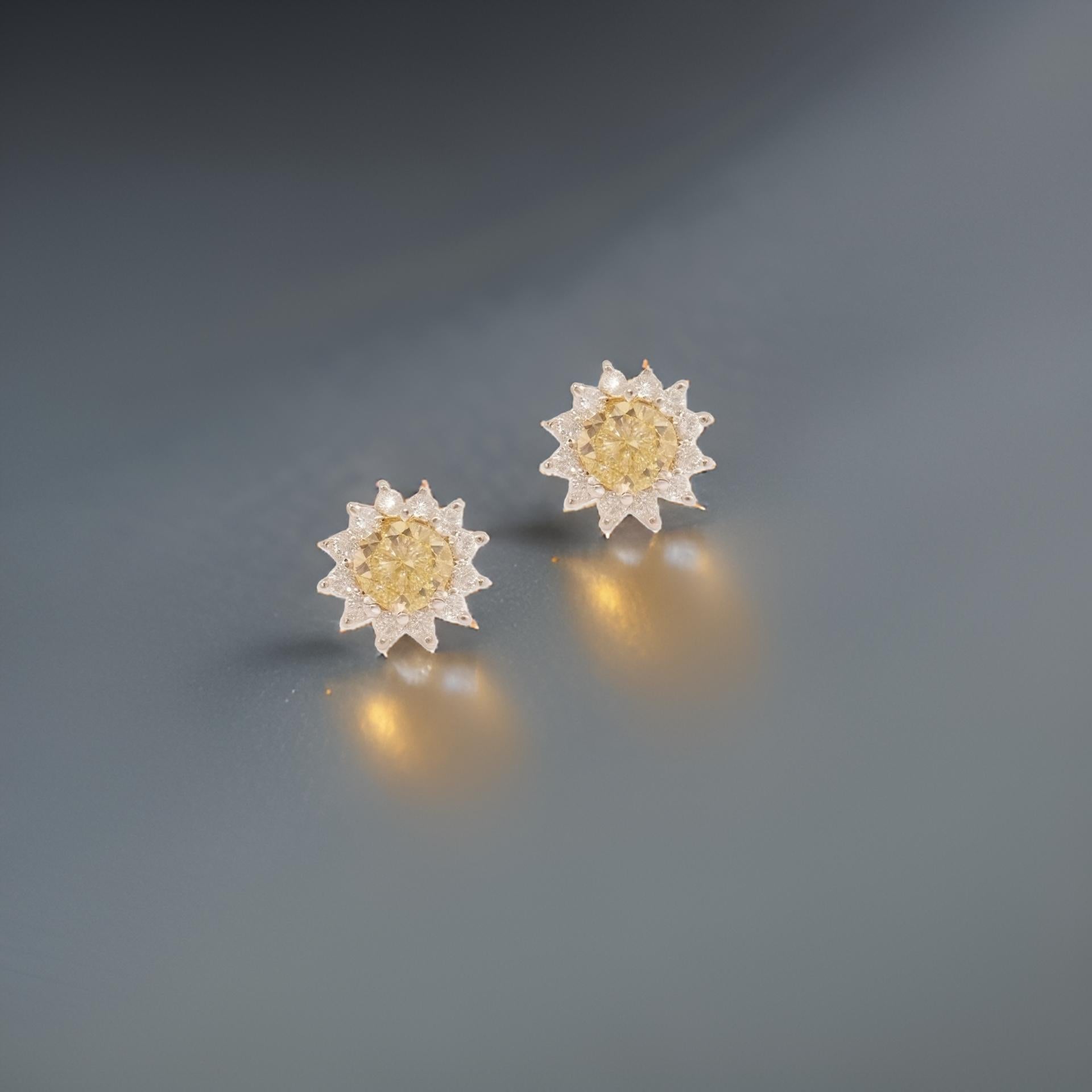 Boucles d'oreilles en or jaune 14k saphir naturel et diamant 2 TCW 

Certifié 4 975 $ 211887

Ces luxueux et magnifiques clous d'oreilles en saphir rond étincelant à facettes jaunes et diamant constituent un ajout éblouissant à toute collection de