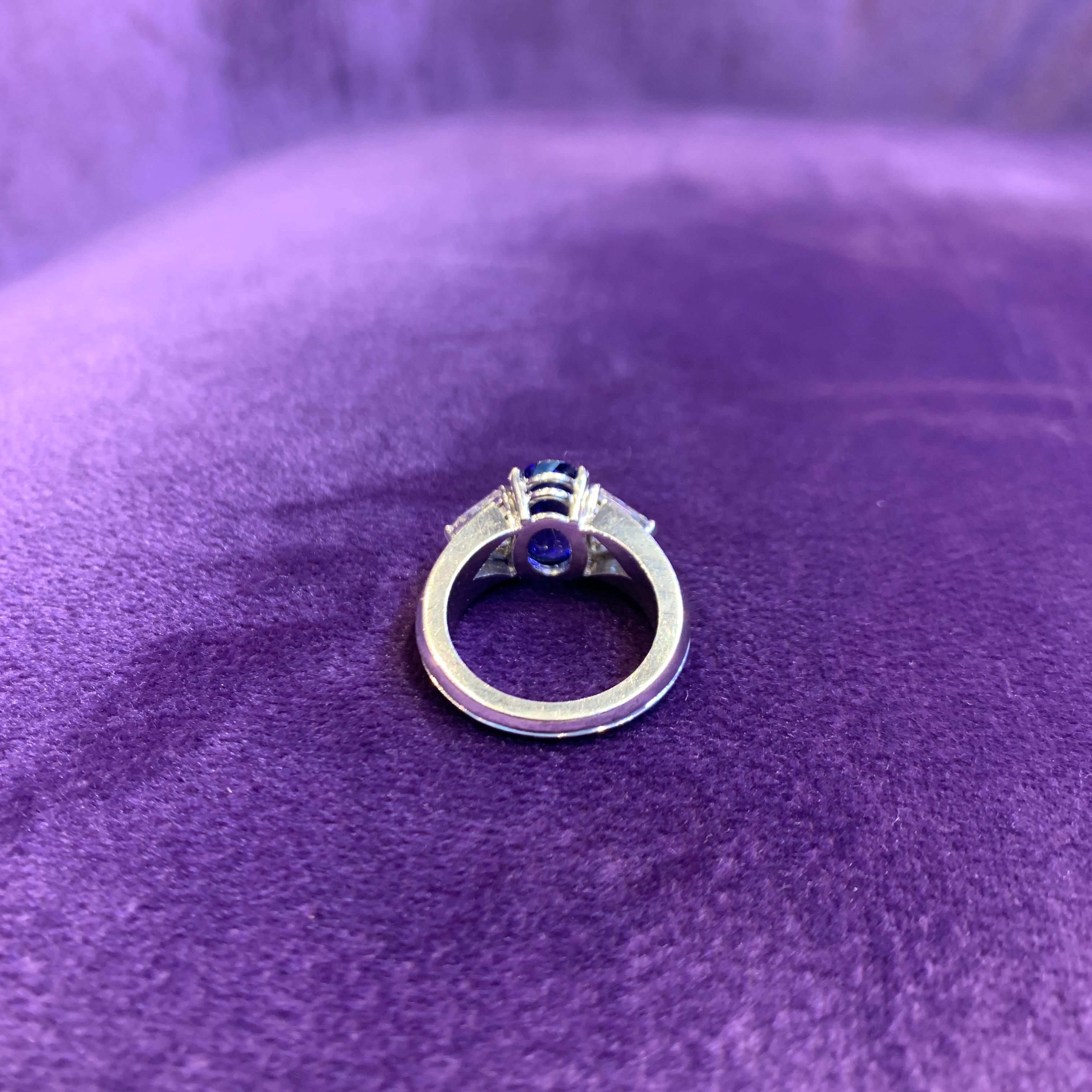 Natural Sapphire & Diamond Three Stone Ring For Sale 6