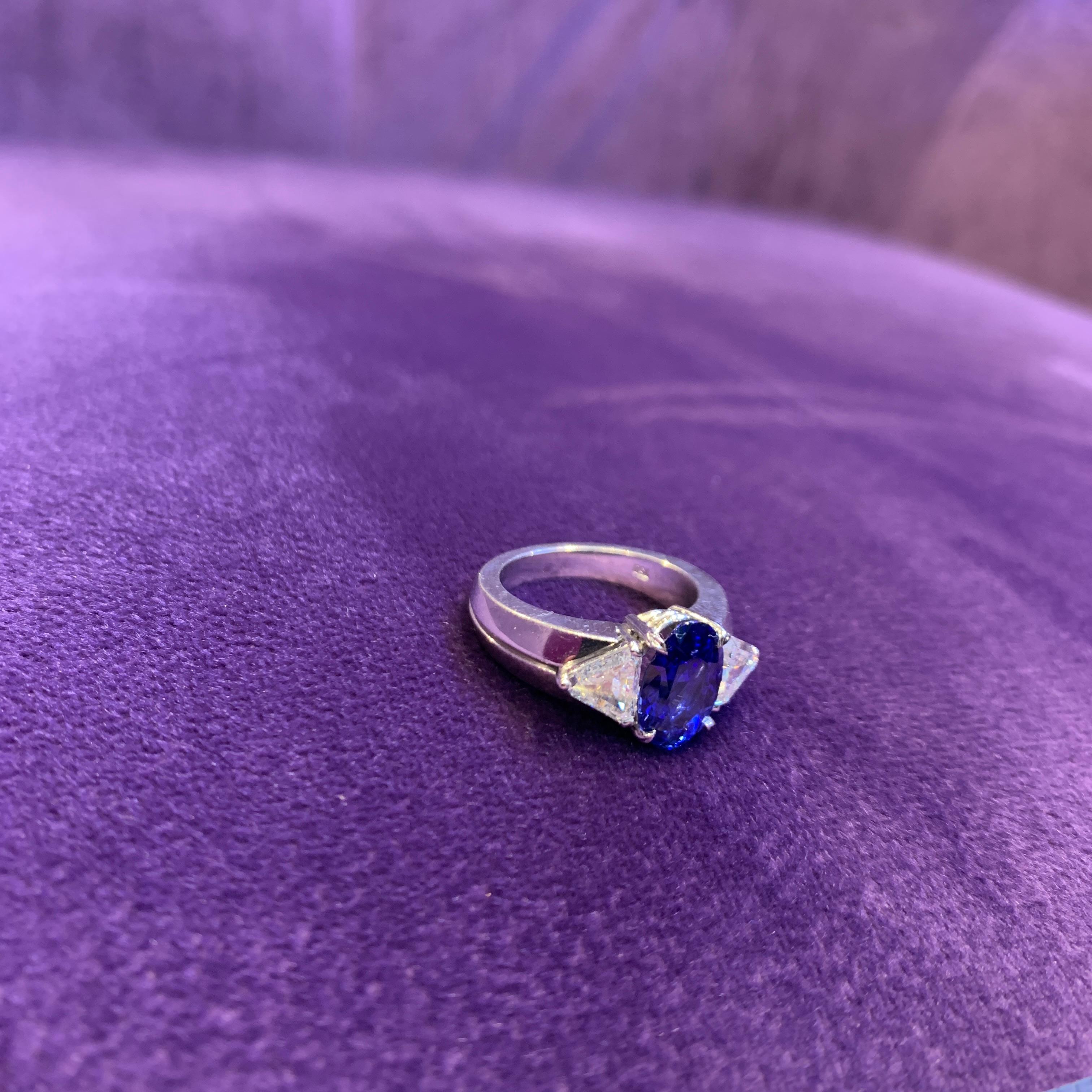 Natural Sapphire & Diamond Three Stone Ring For Sale 2