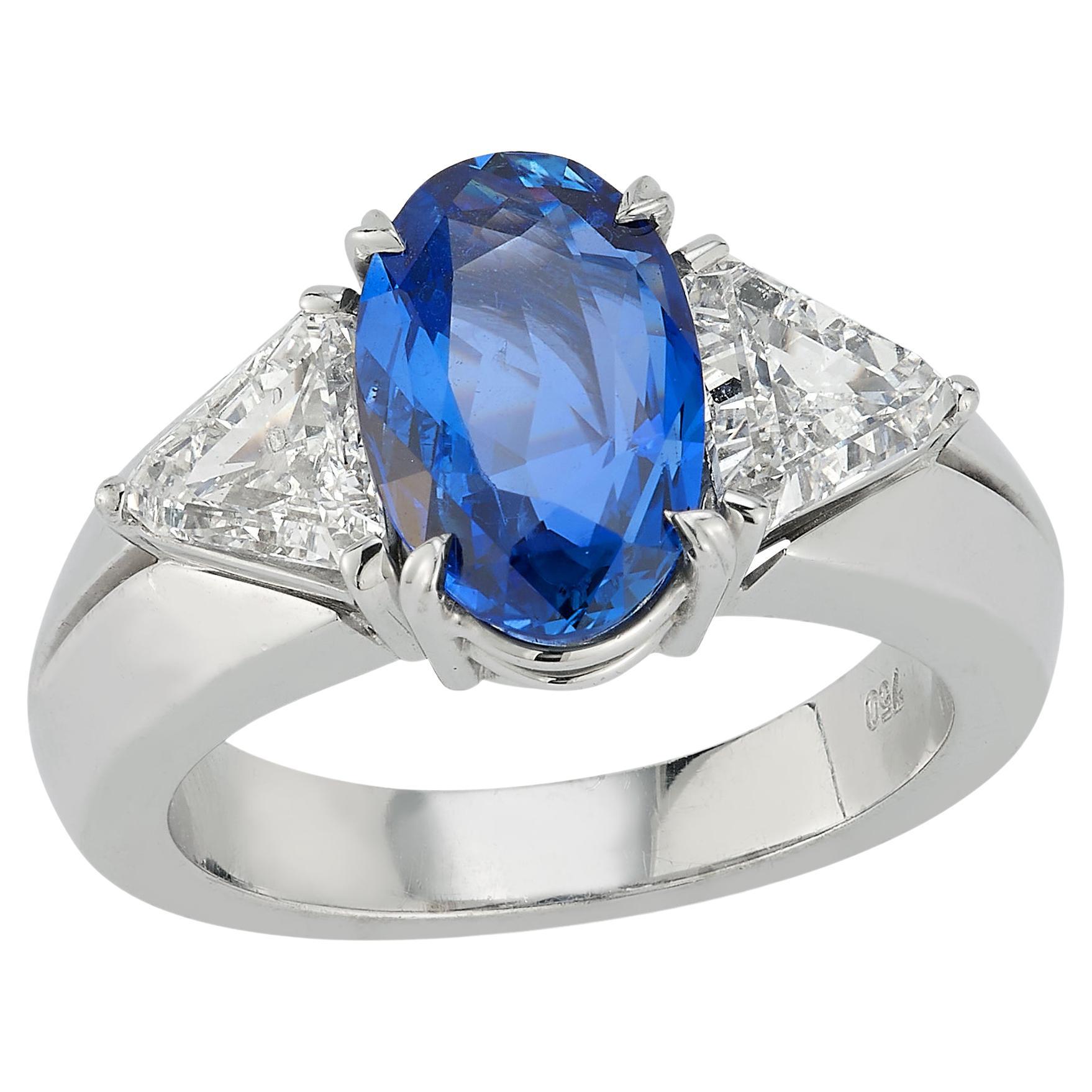 Natural Sapphire & Diamond Three Stone Ring For Sale