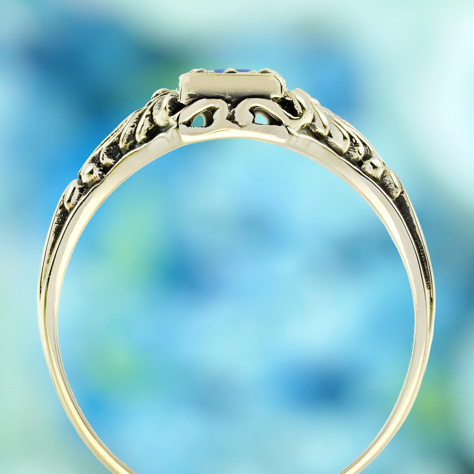 Natürlicher Saphir Diamant Vintage-Stil graviert Cocktail-Ring in massivem 9K Gold im Zustand „Neu“ im Angebot in Bangkok, TH