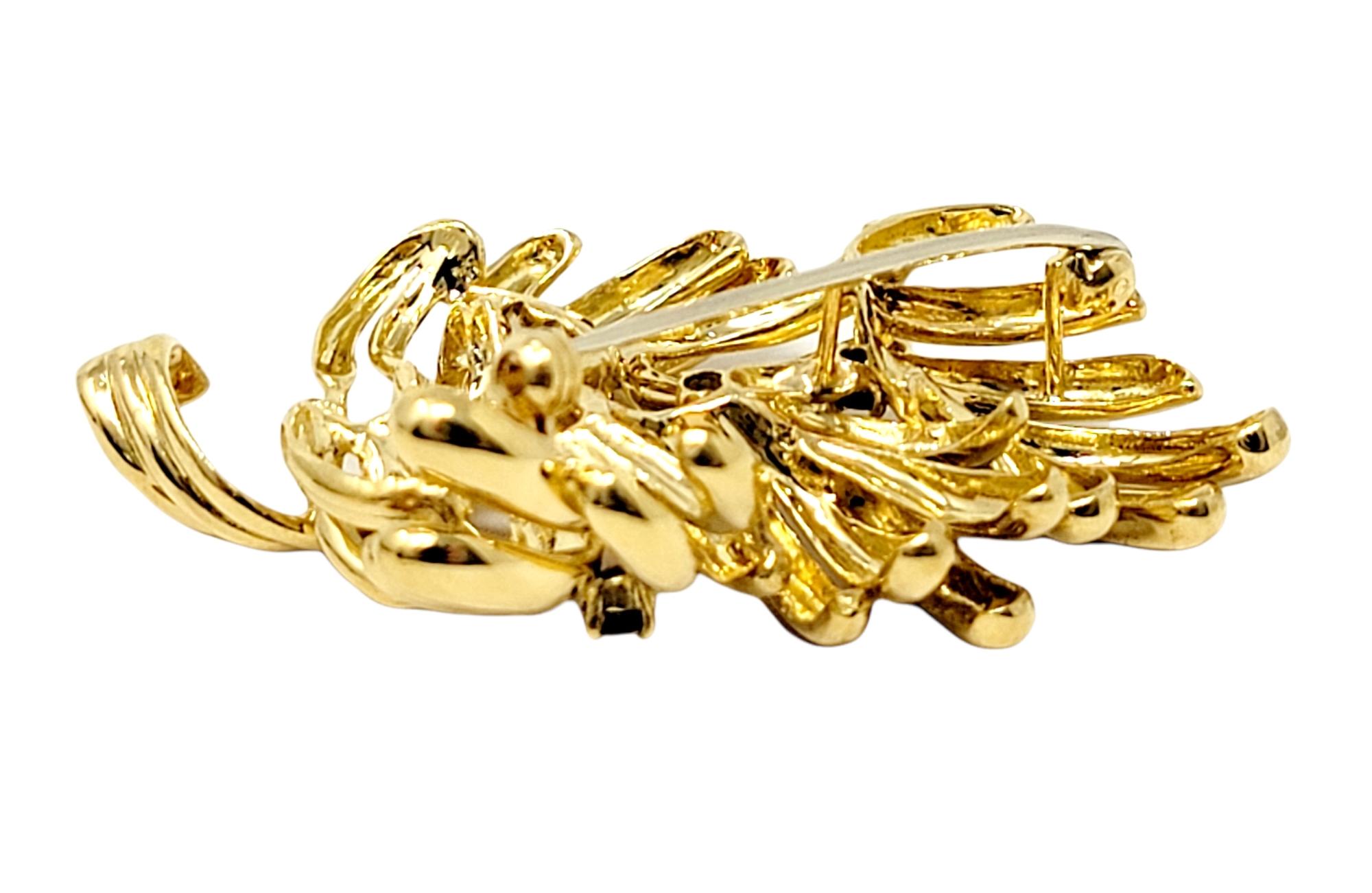 Broche italienne en or jaune 18 carats à motif de feuilles de saphir naturel en vente 3