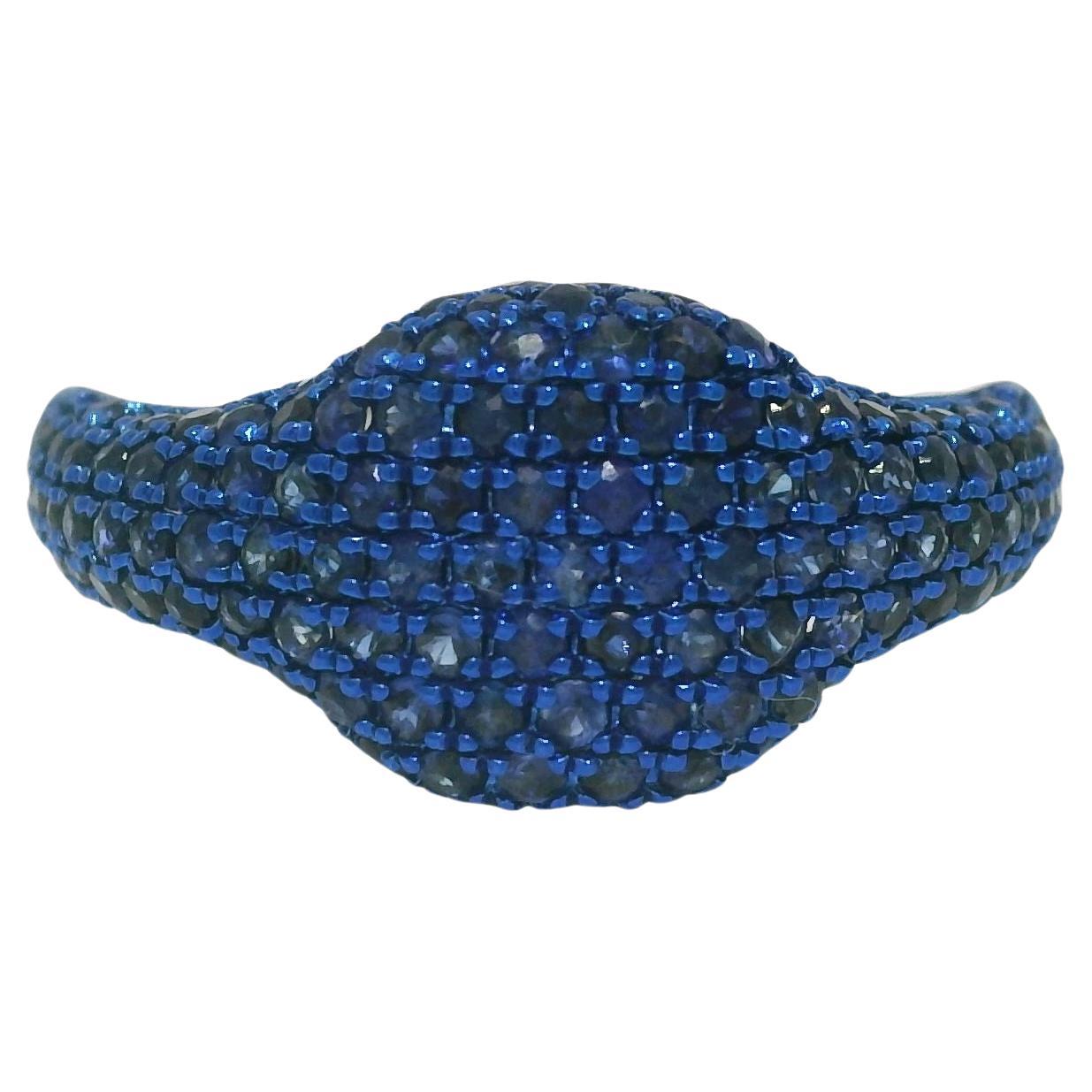 Anello da mignolo con zaffiro naturale in pavé da 14 carati In magazzino in vendita