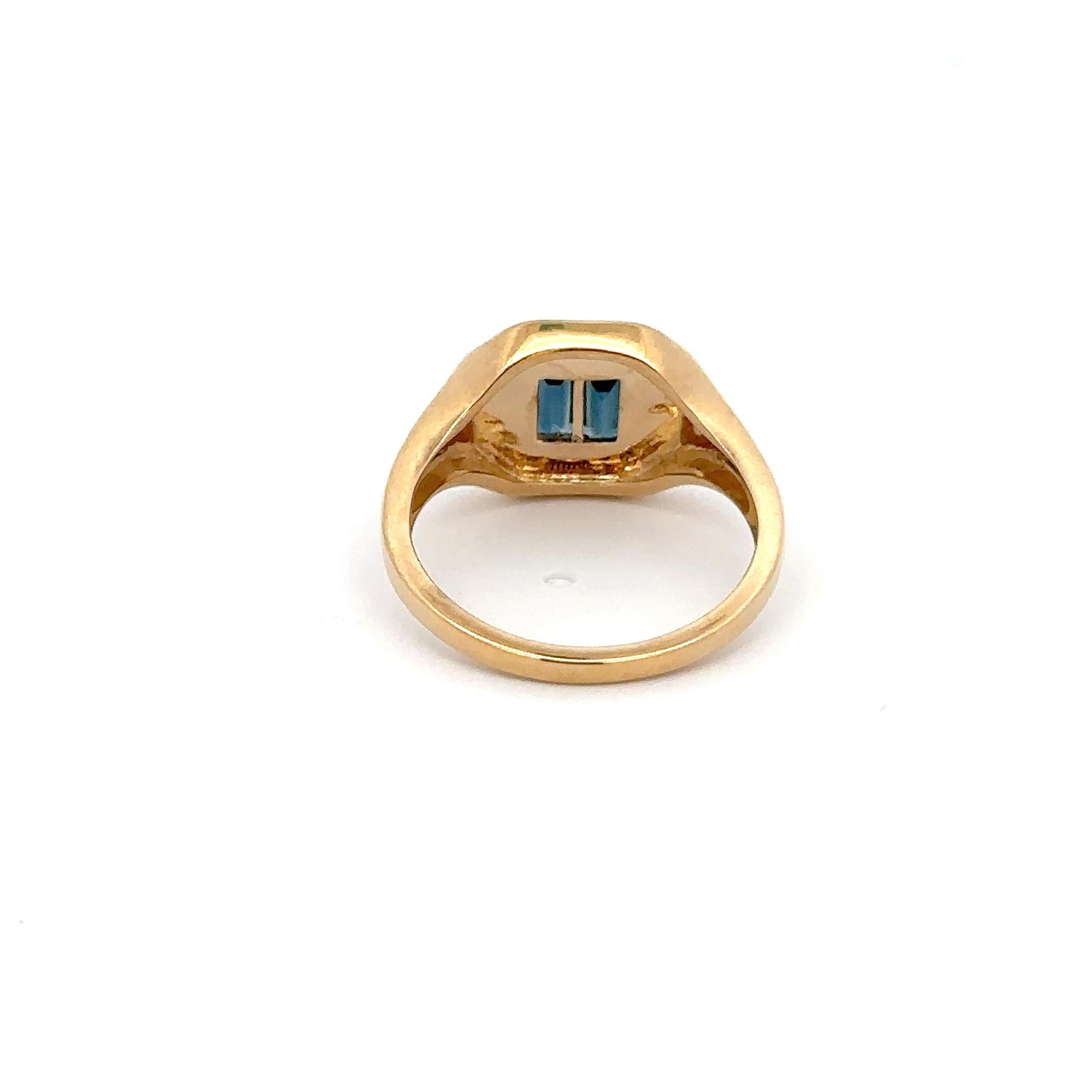 For Sale:  Blue Sapphire Signet Pinky Finger Ring in 14kt Solid Yellow Gold 2